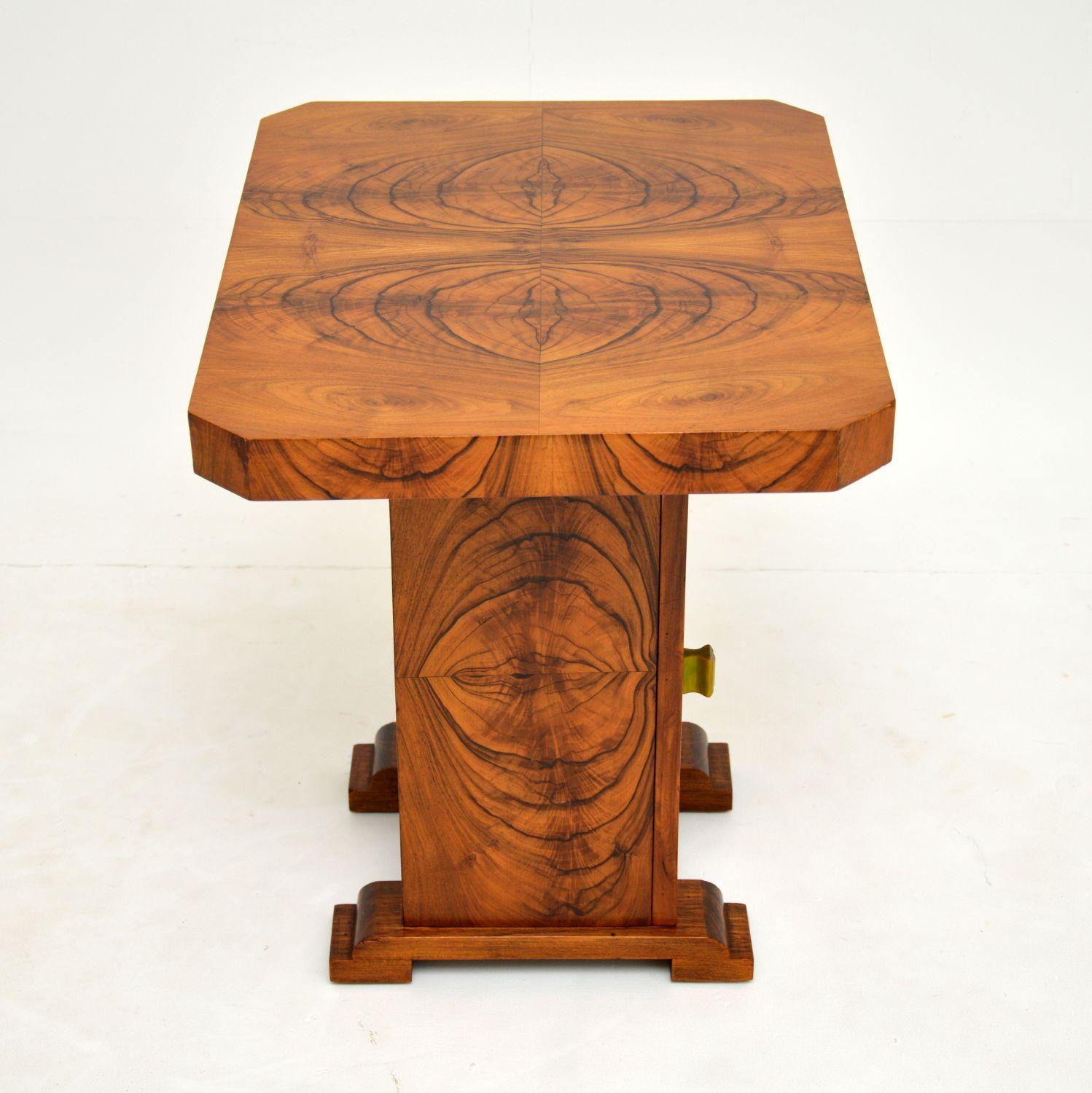 Art Deco Figured Walnut Occasional Coffee / Side Table 4