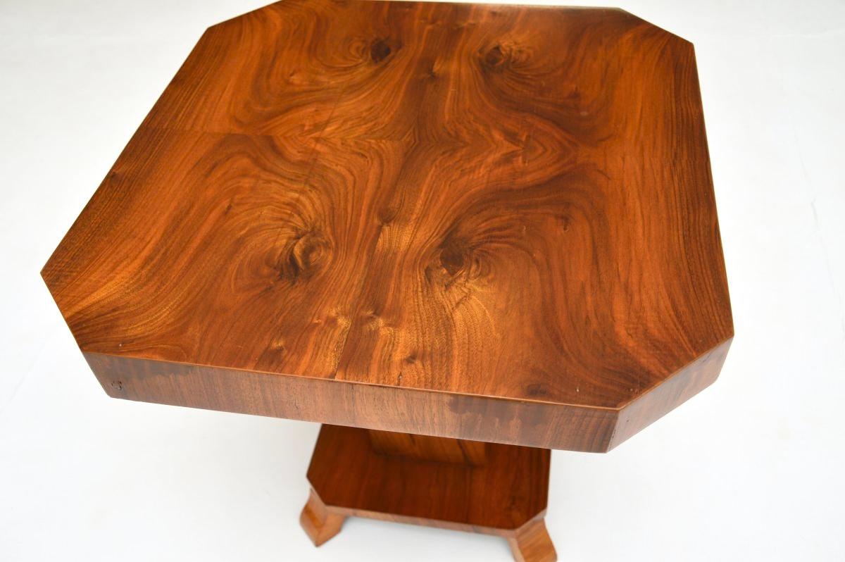 Table d'appoint / table basse Art Déco en noyer figuré Bon état - En vente à London, GB