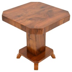 Art Deco Beistelltisch / Couchtisch aus gemasertem Nussbaum