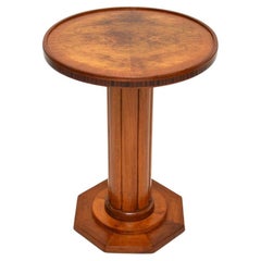 Table d'appoint Art Déco en noyer figuré