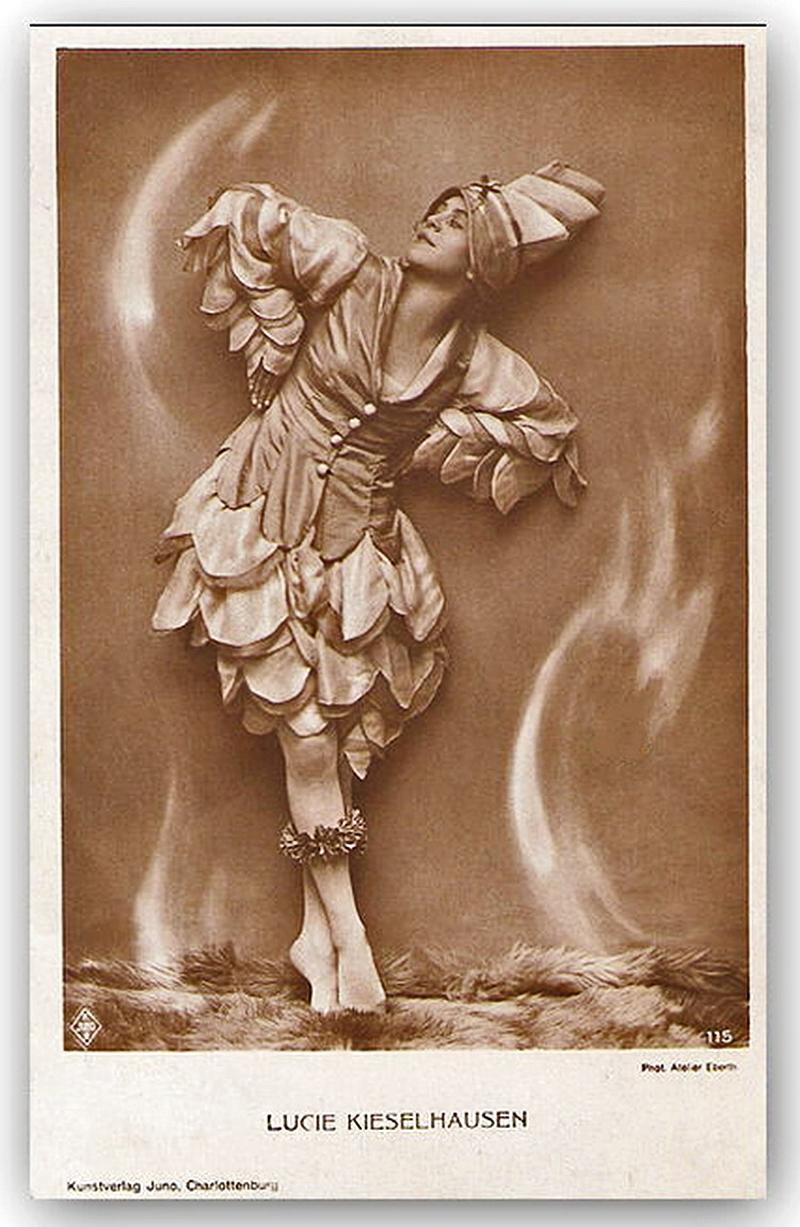 Art Déco Figurine 'Dance Of Vanity' by Josef Kostial, Goldscheider Vienna, 1920s For Sale 3
