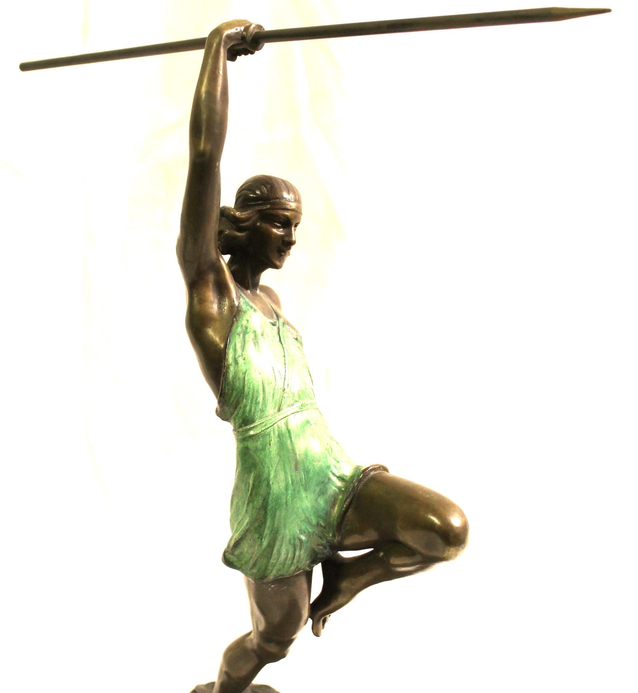 Art Deco Figurine, Female Javelin Thrower In Good Condition For Sale In Los Angeles, CA