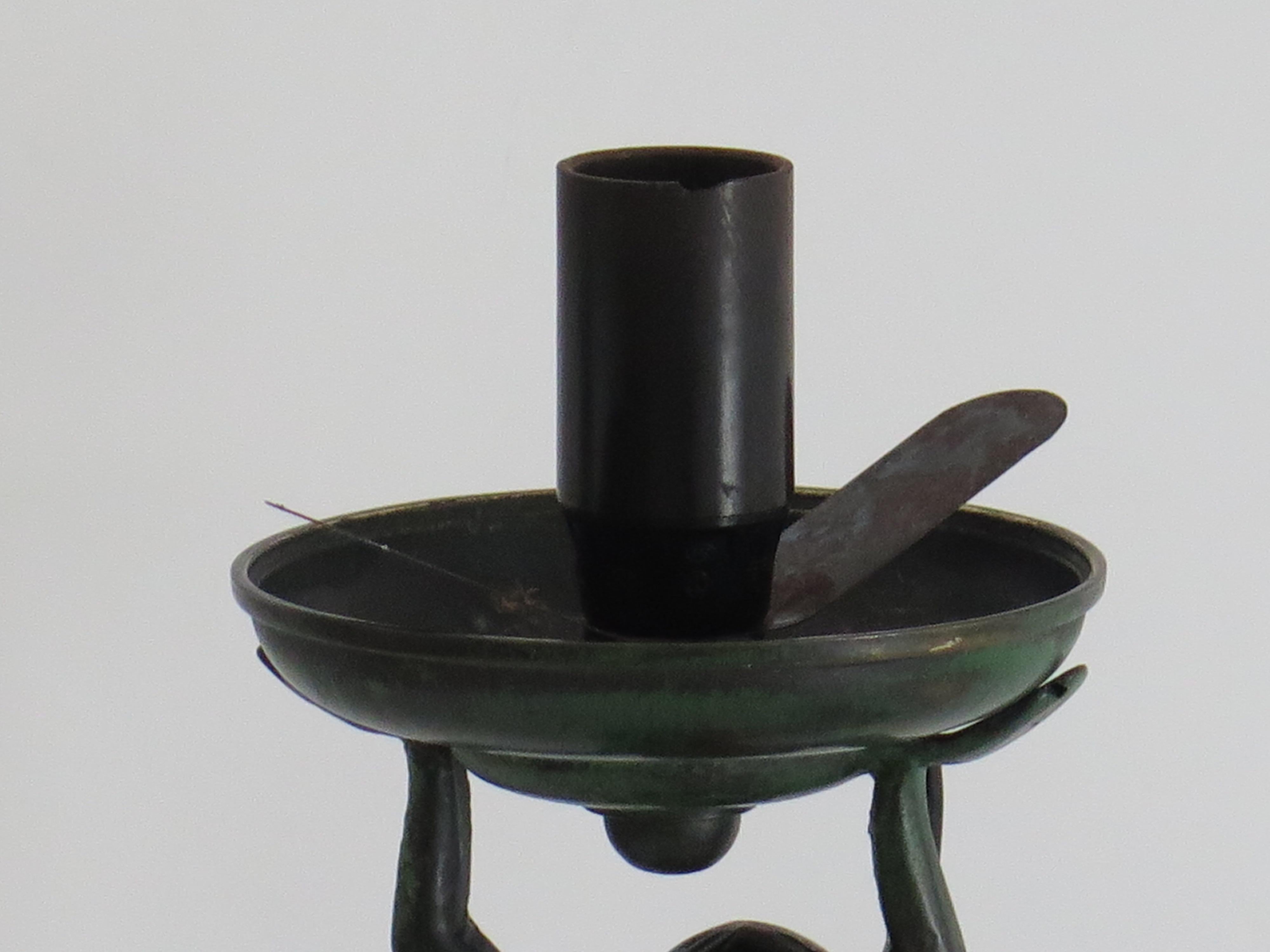 Art Deco Lady Figurine Table Lamp Bronze Sculpture, French circa 1930 For Sale 2