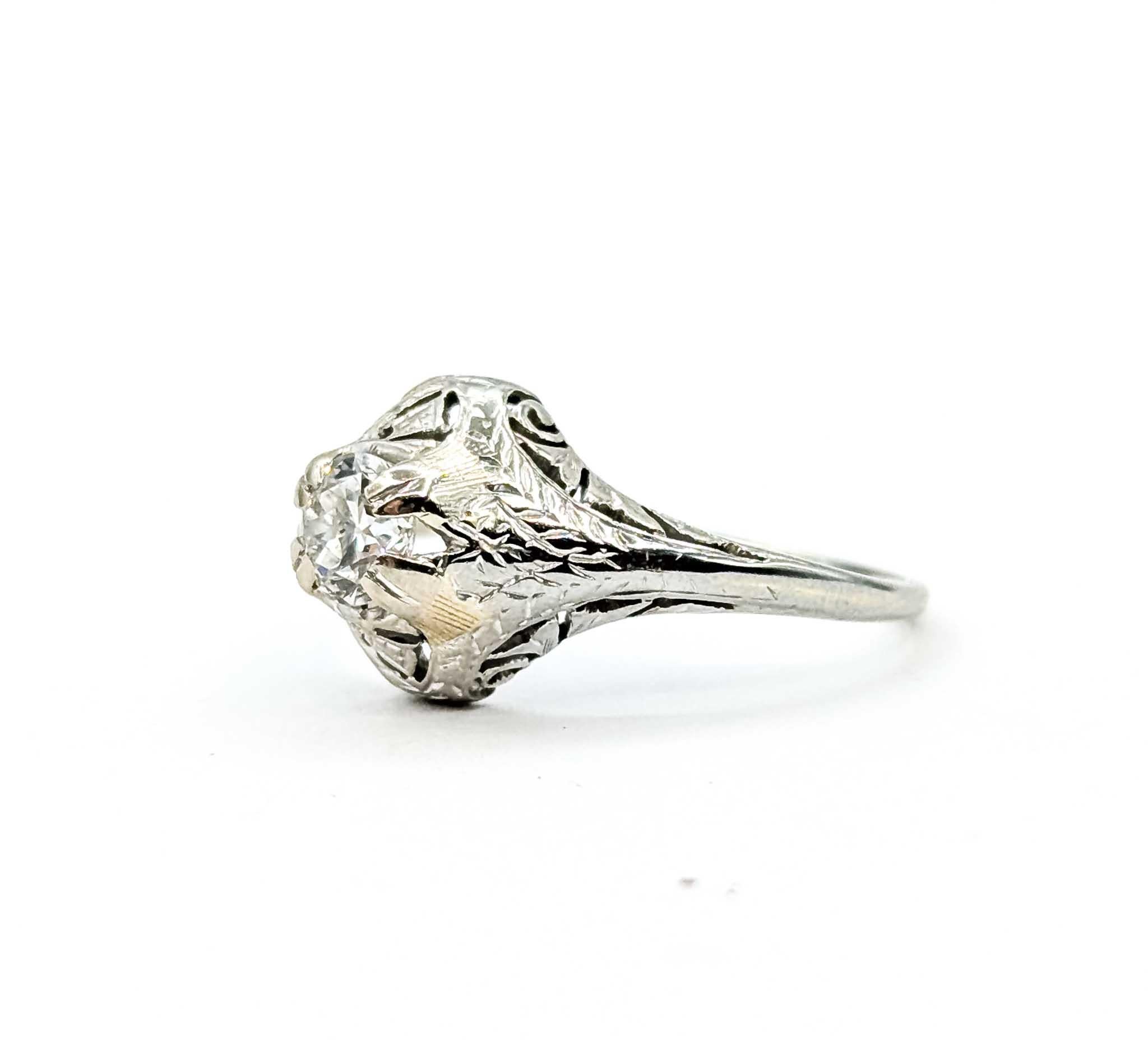 Art Deco Filigraner Antiker Ring in 18k Weißgold (Art déco) im Angebot