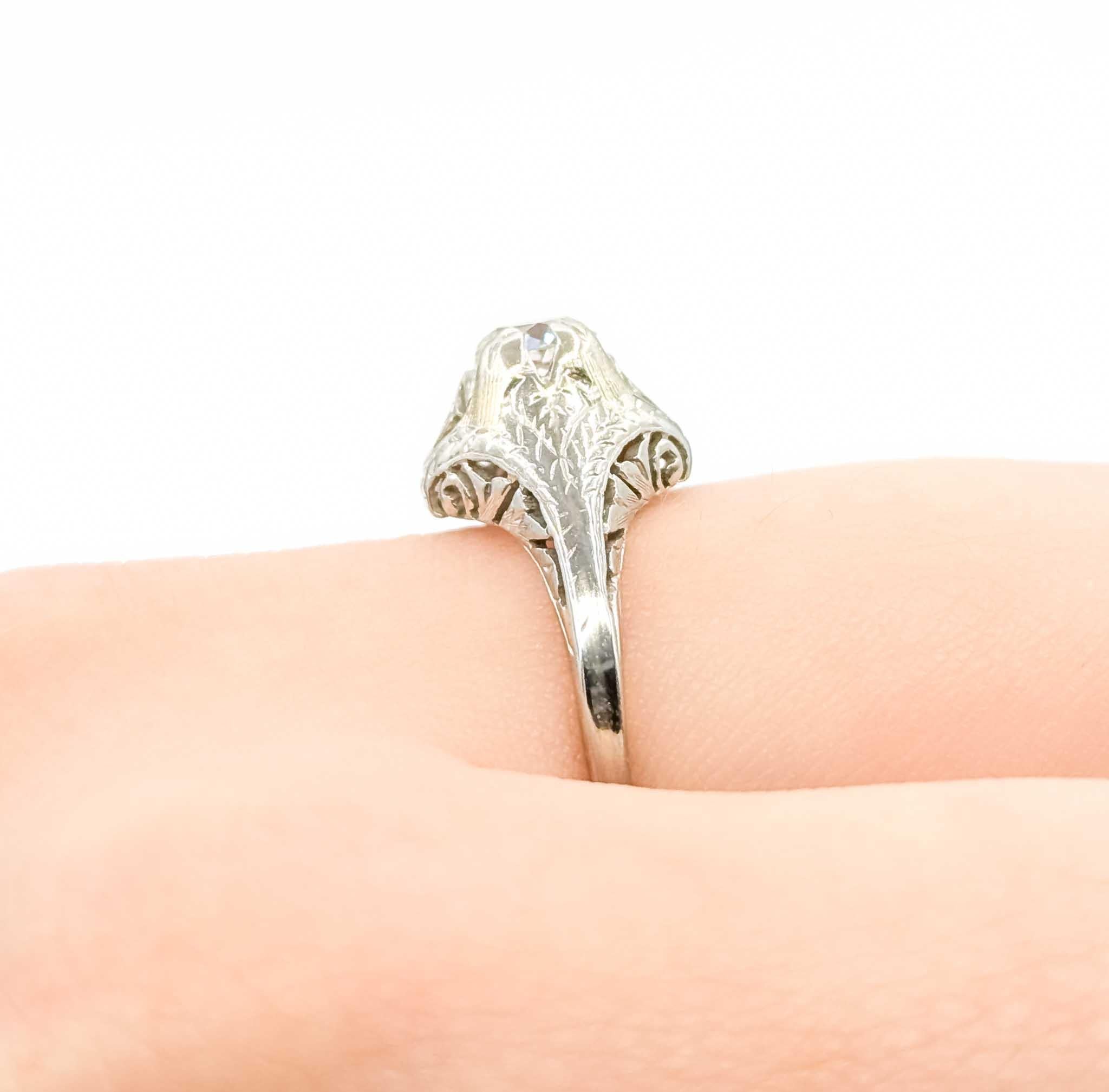 Art Deco Filigraner Antiker Ring in 18k Weißgold (Alteuropäischer Schliff) im Angebot