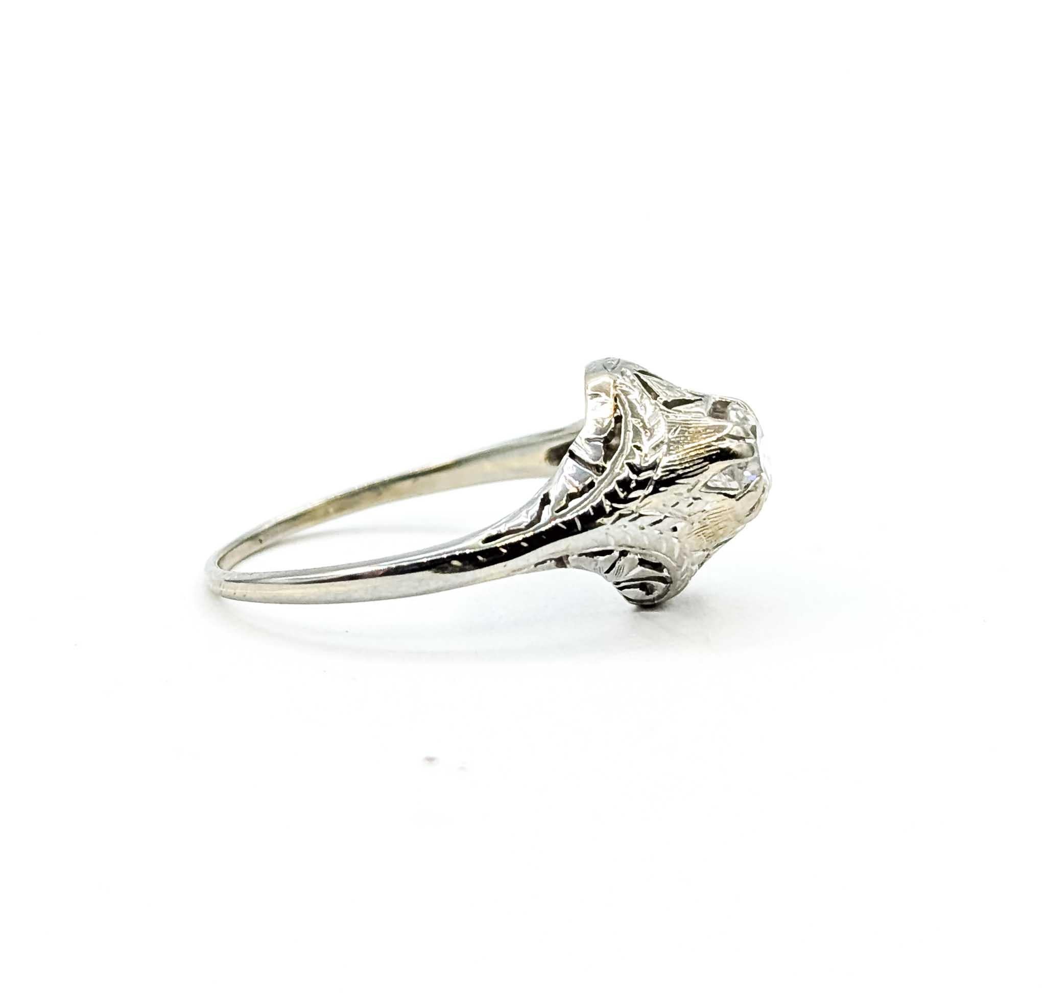Art Deco Filigraner Antiker Ring in 18k Weißgold Damen im Angebot