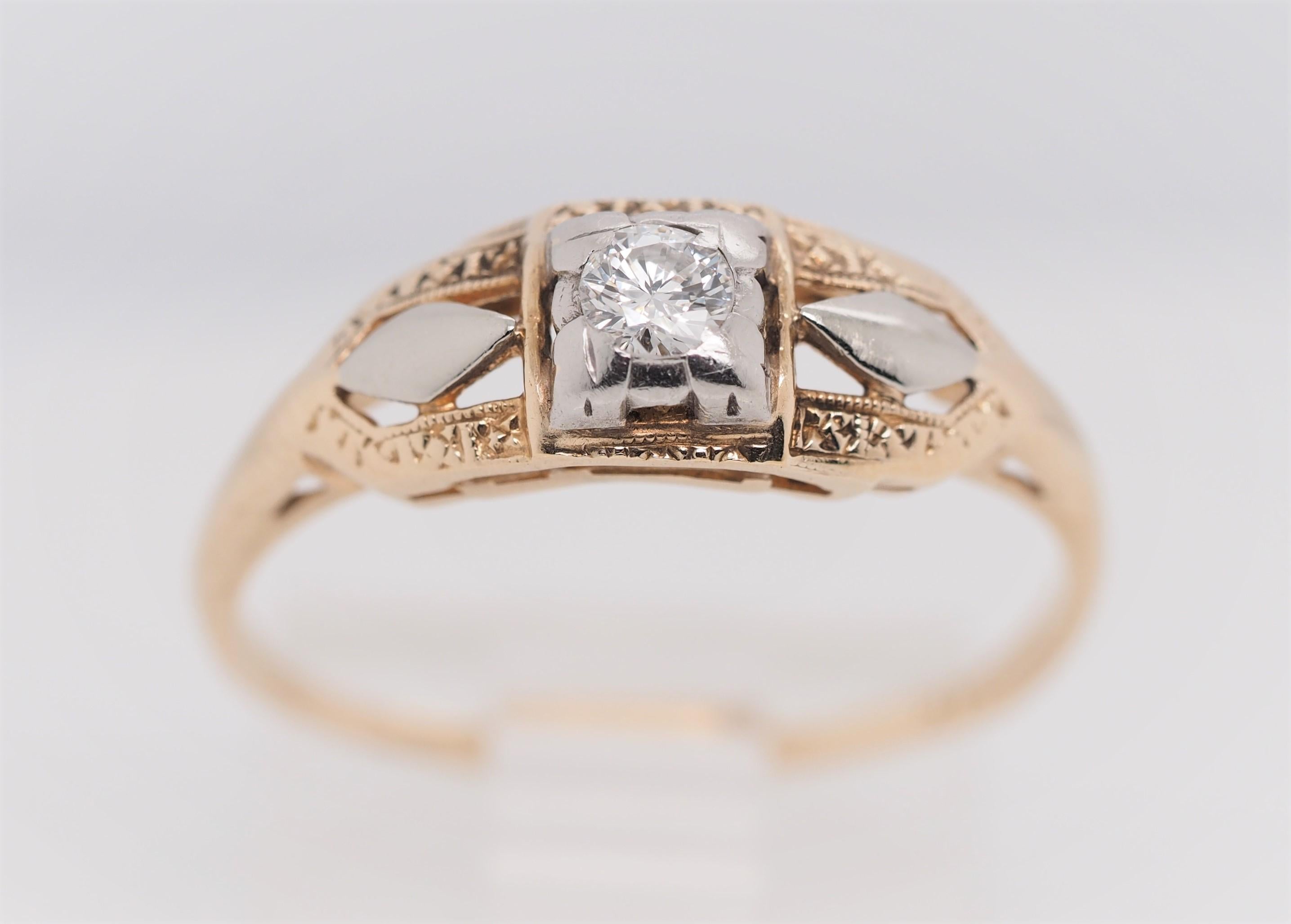 Art Deco Filigree Carved 14 Karat Two-Tone Gold Solitary Diamond Ring In Good Condition In Addison, TX