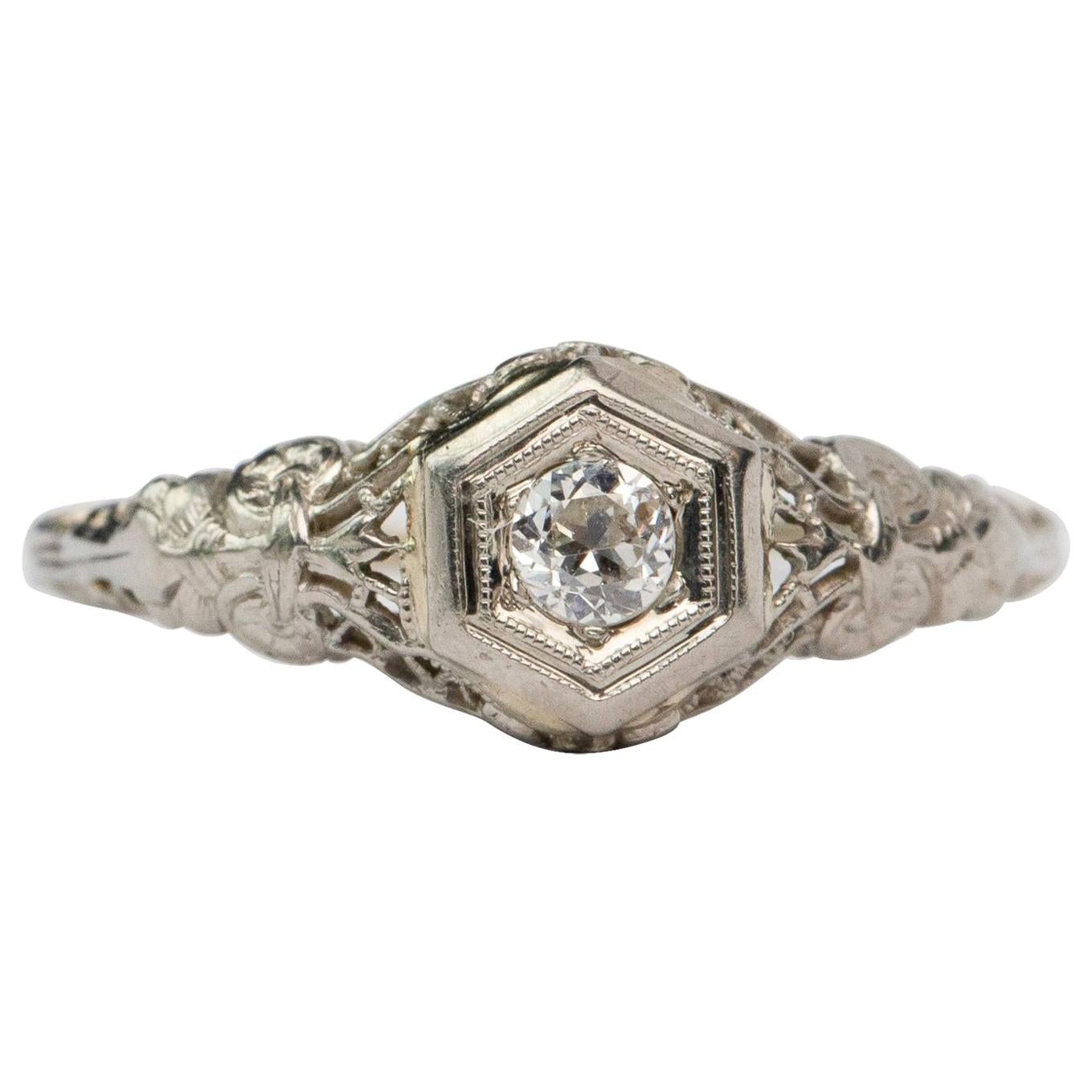 Art Deco Filigree Carved 18 Karat White Gold Antique Solitaire Engagement Ring