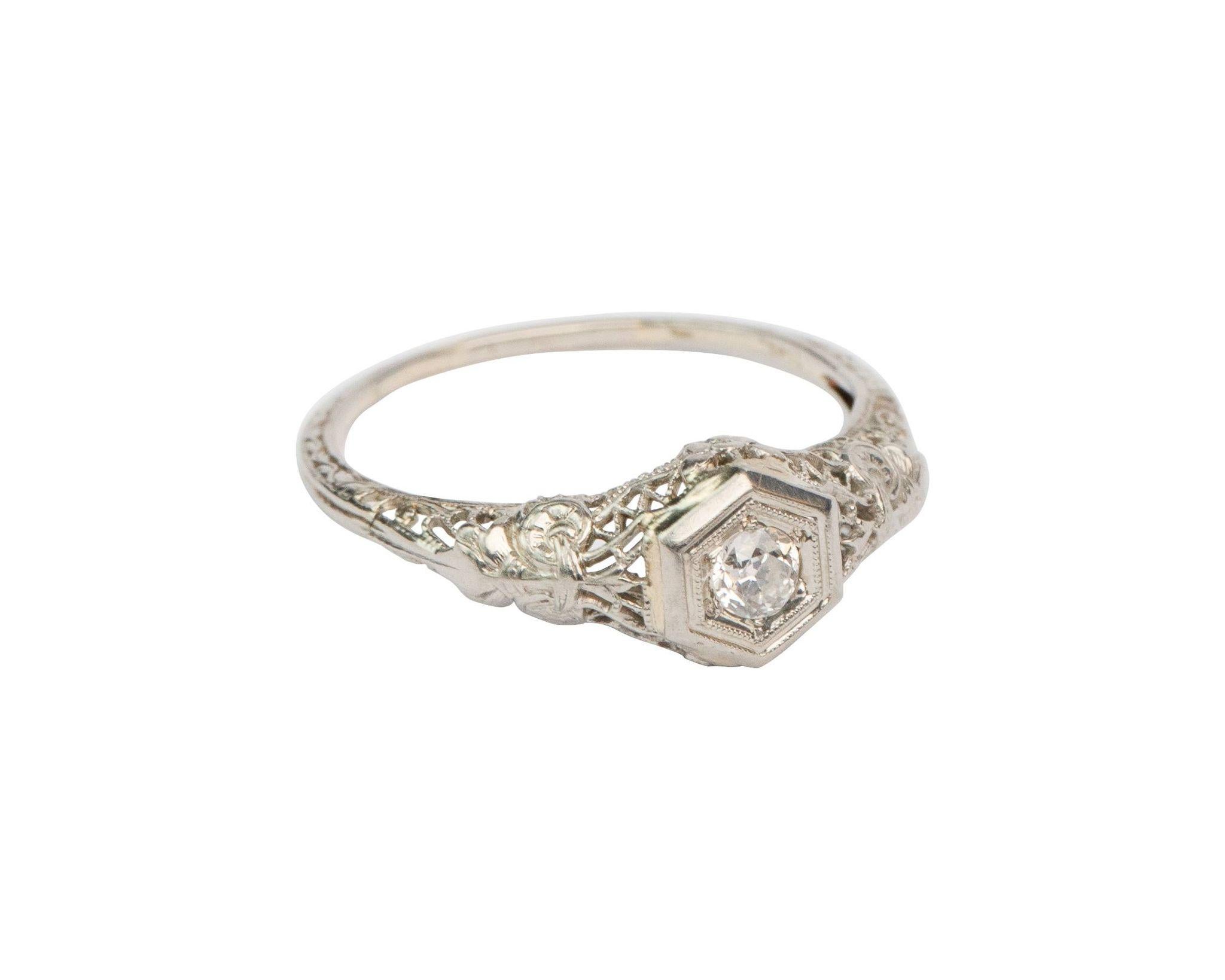 Art Deco Filigree Carved 18 Karat White Gold Antique Solitaire Engagement Ring In Good Condition In Addison, TX