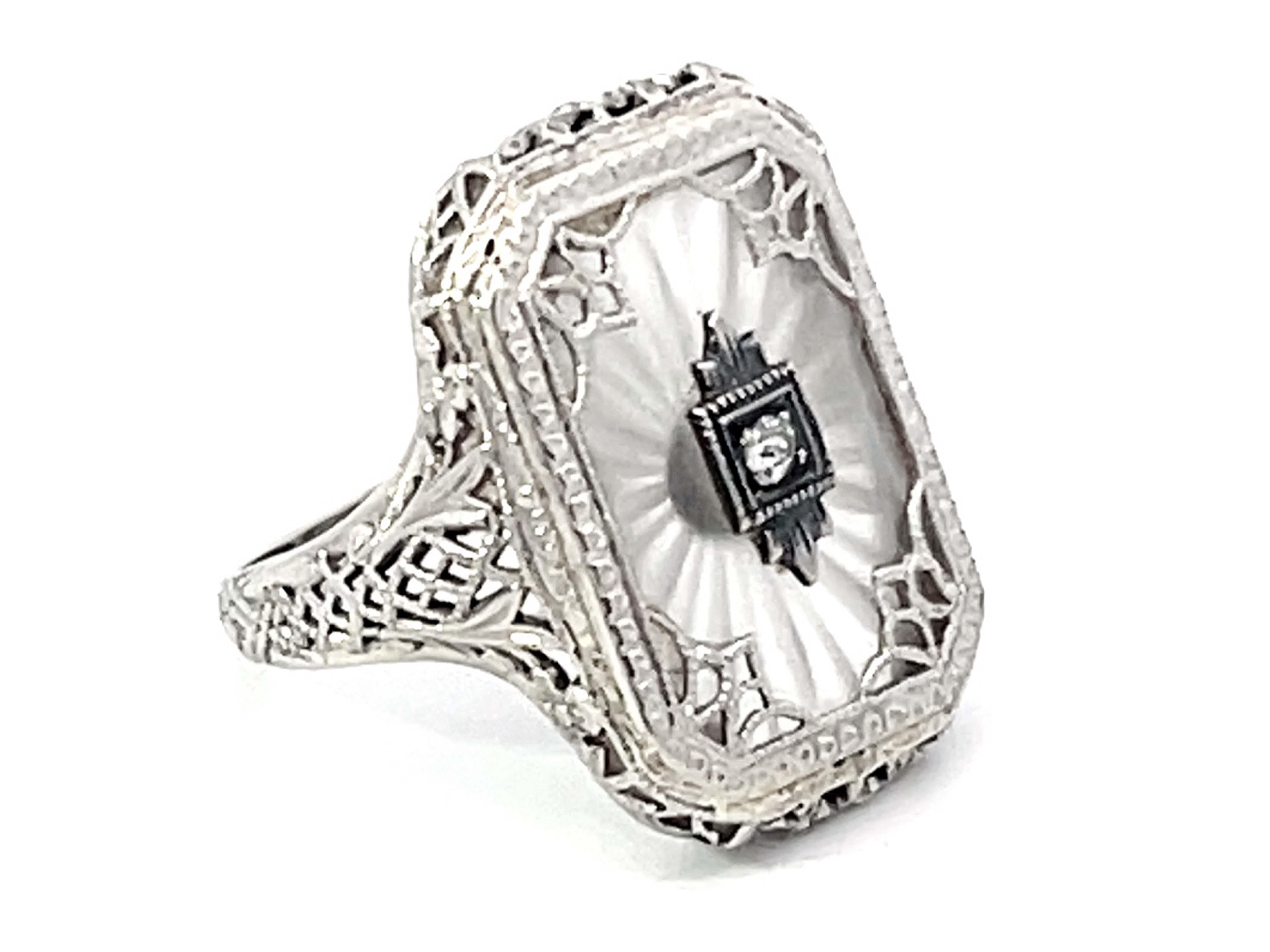 Filigraner geschnitzter Bergkristall-Diamantring aus 14 Karat Weißgold im Art déco-Stil (Alteuropäischer Brillantschliff)