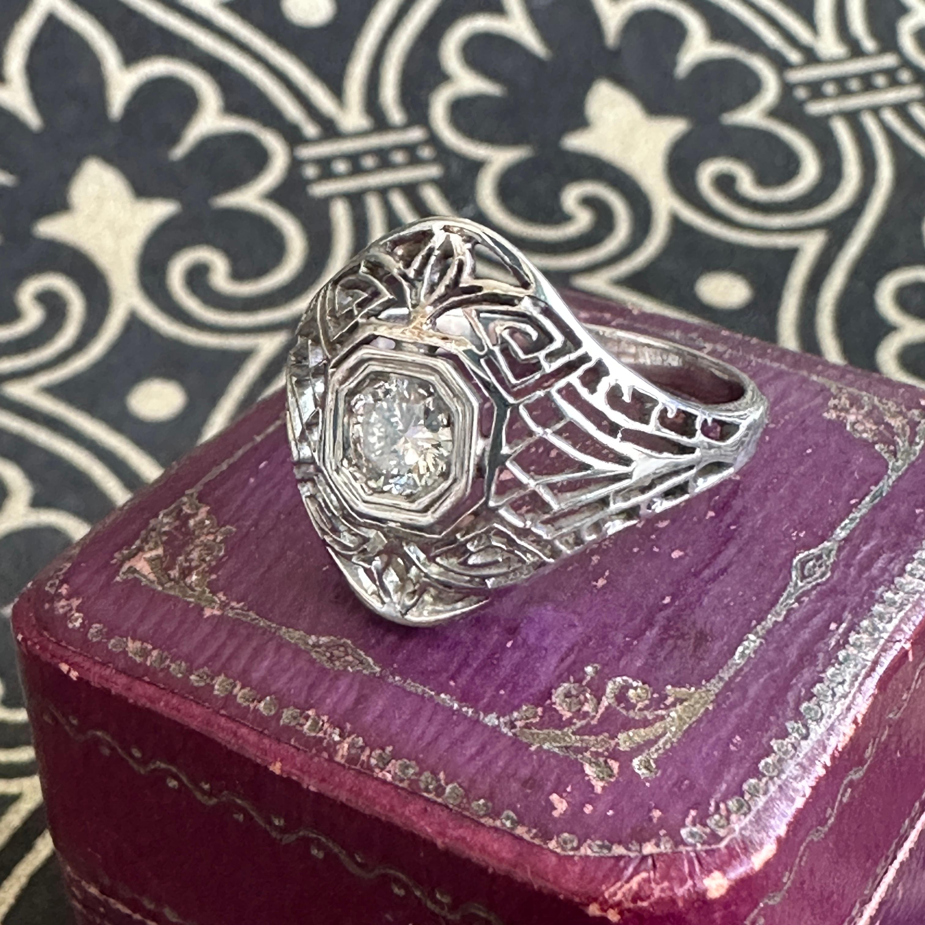 Art Deco Filigree Diamond 14k White Gold Ring In Good Condition For Sale In Scotts Valley, CA