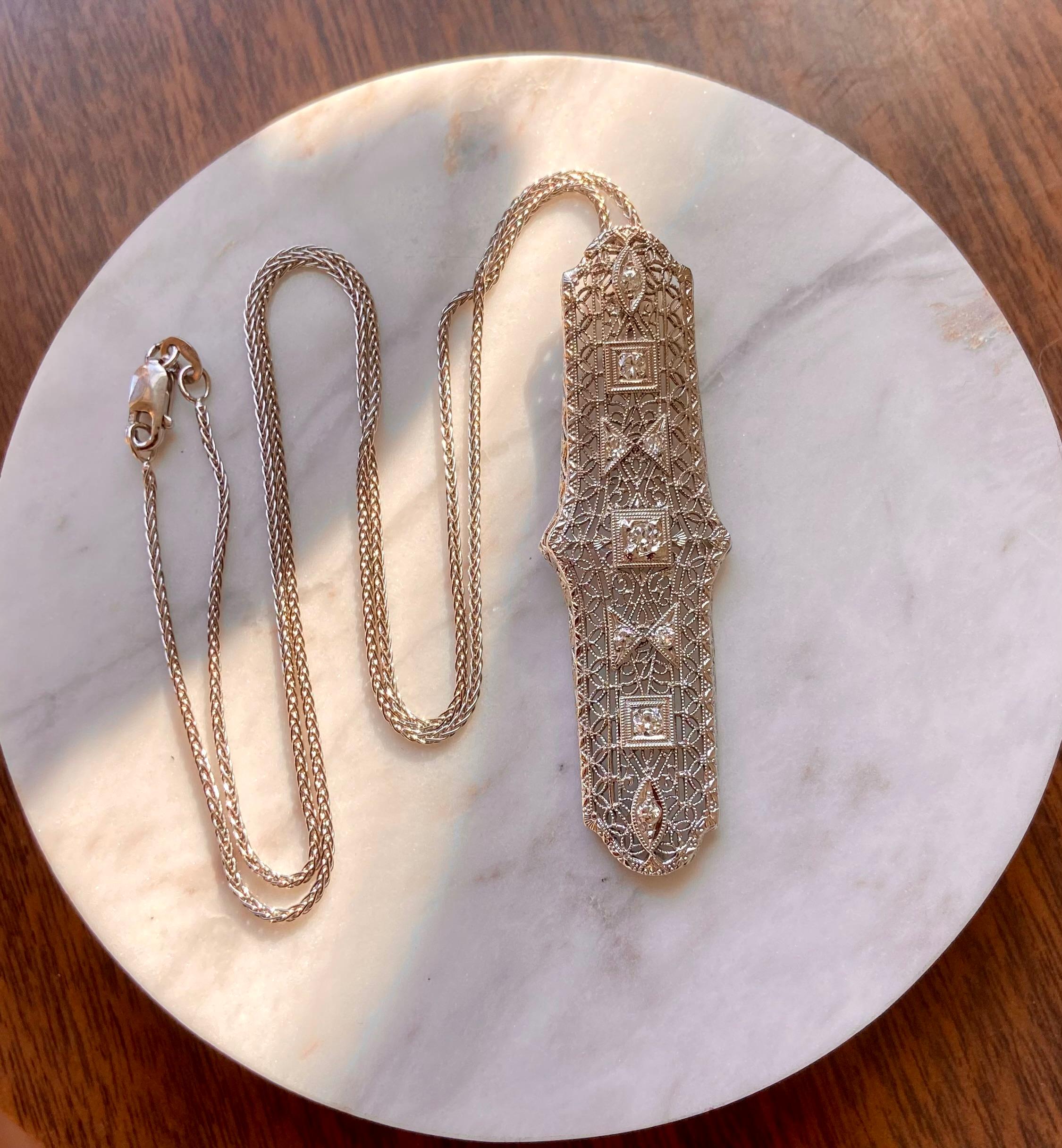 Art Deco Filigree Diamond Pendant Necklace In Good Condition In Towson, MD