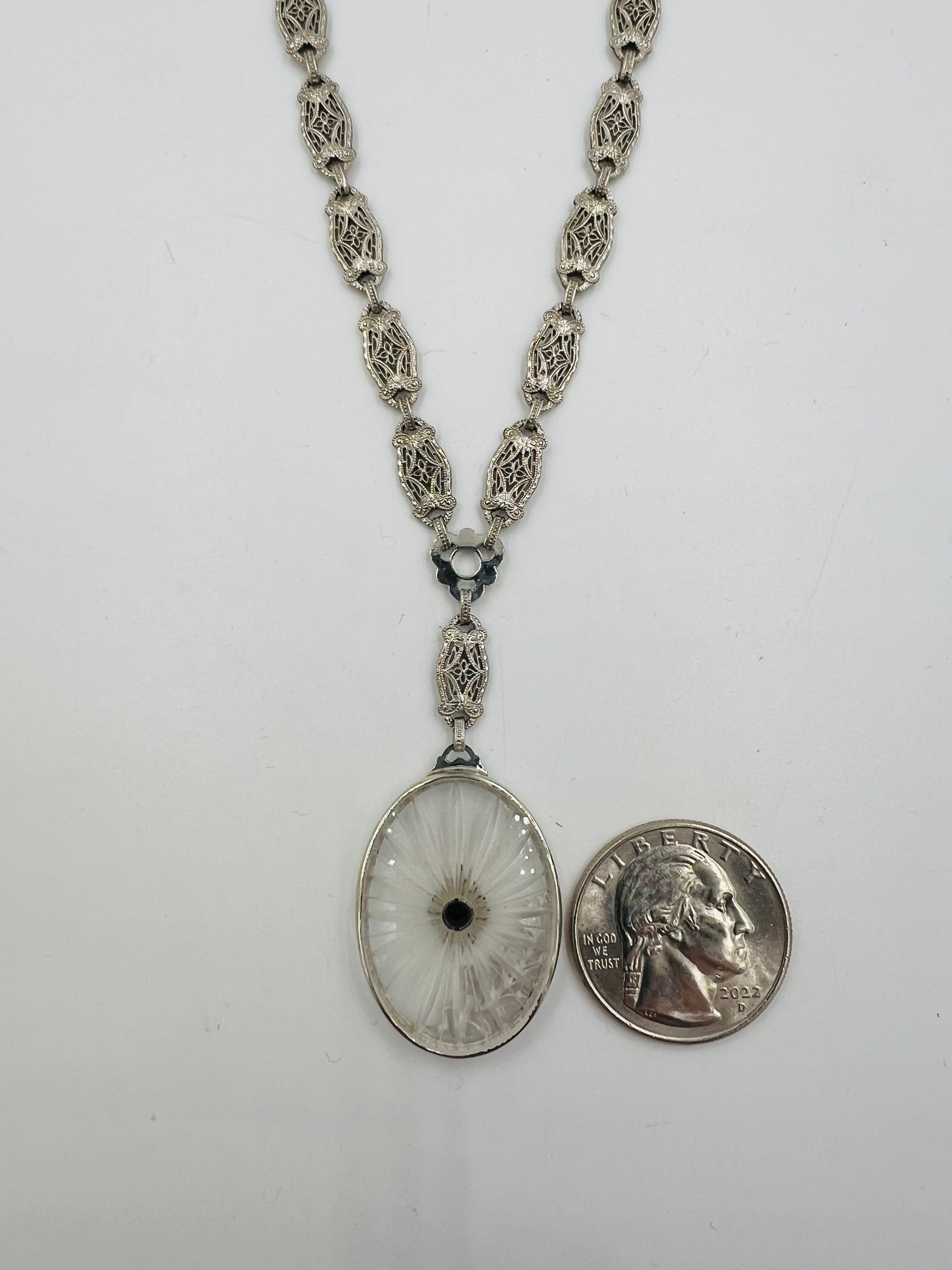 Collana Art Deco in filigrana di cristallo di rocca smerigliato in oro bianco Circa 1925 in vendita 4