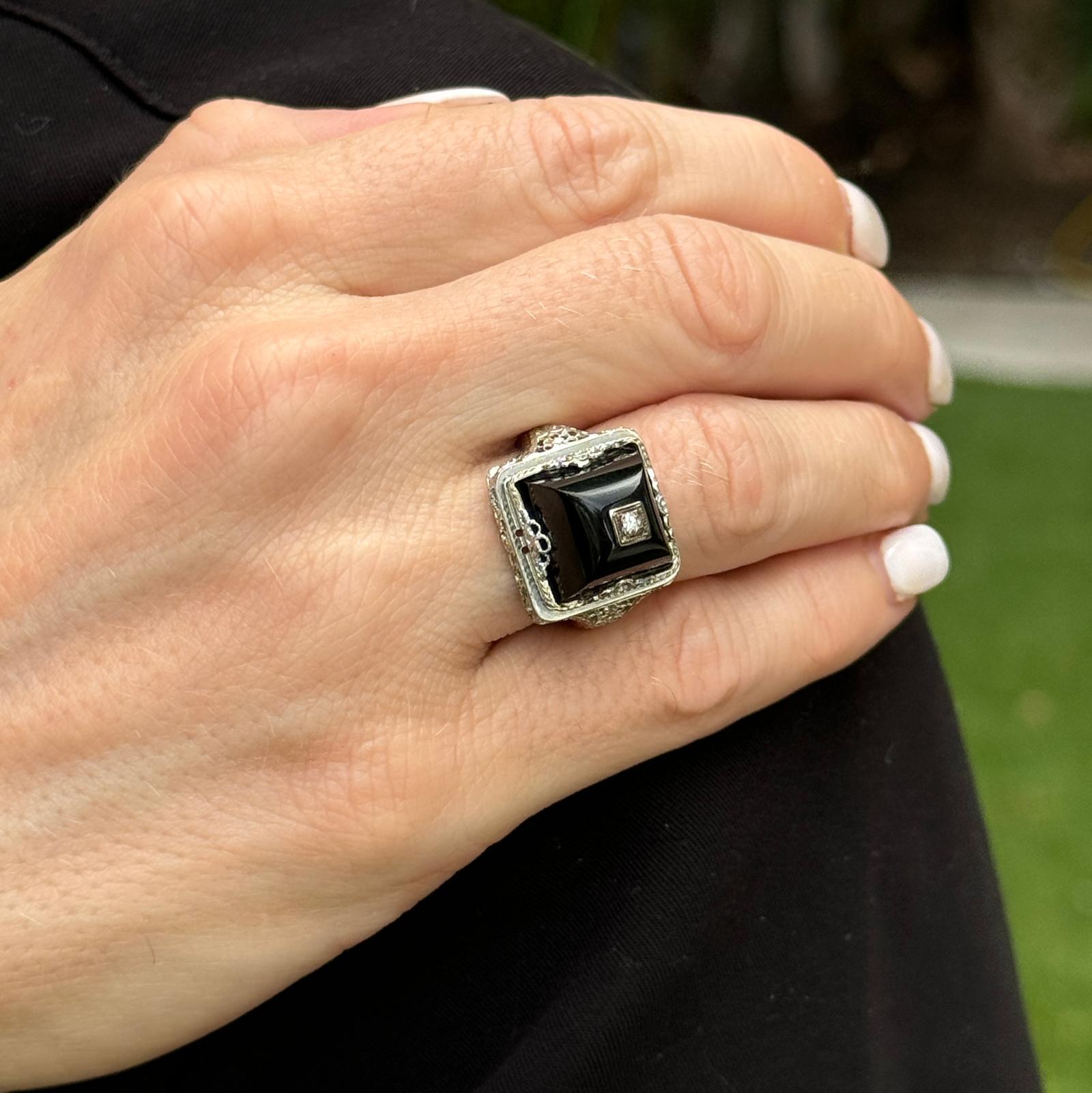 Art Deco Filigree Onyx Diamond Dome 14 Karat White Gold Ring 1