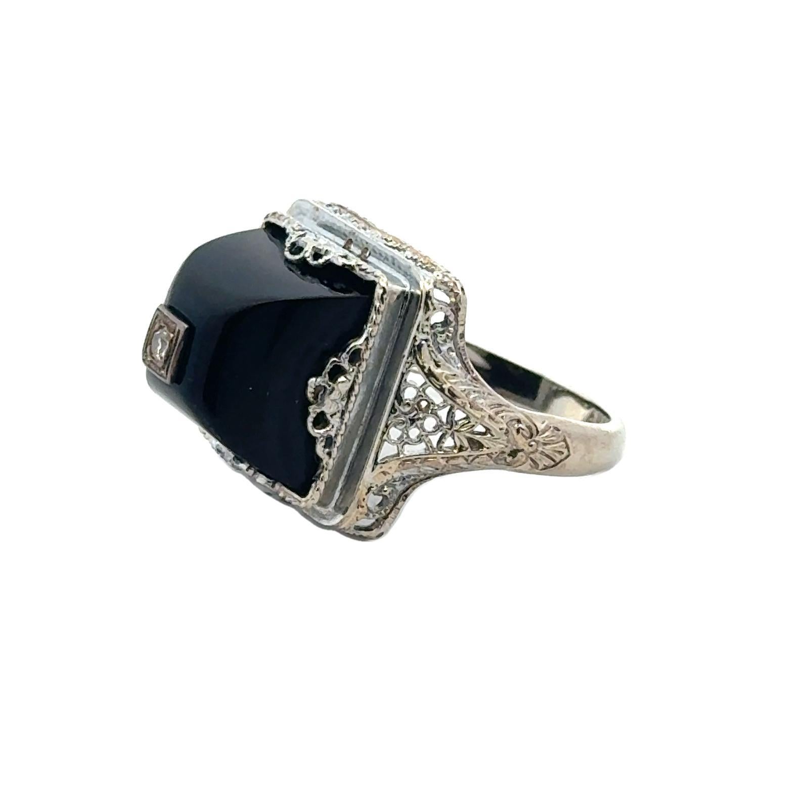 Art Deco Filigree Onyx Diamond Dome 14 Karat White Gold Ring 2