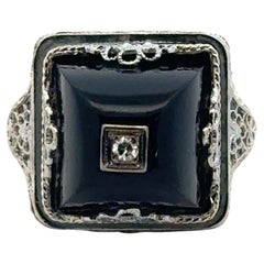 Art Deco Filigree Onyx Diamond Dome 14 Karat White Gold Ring