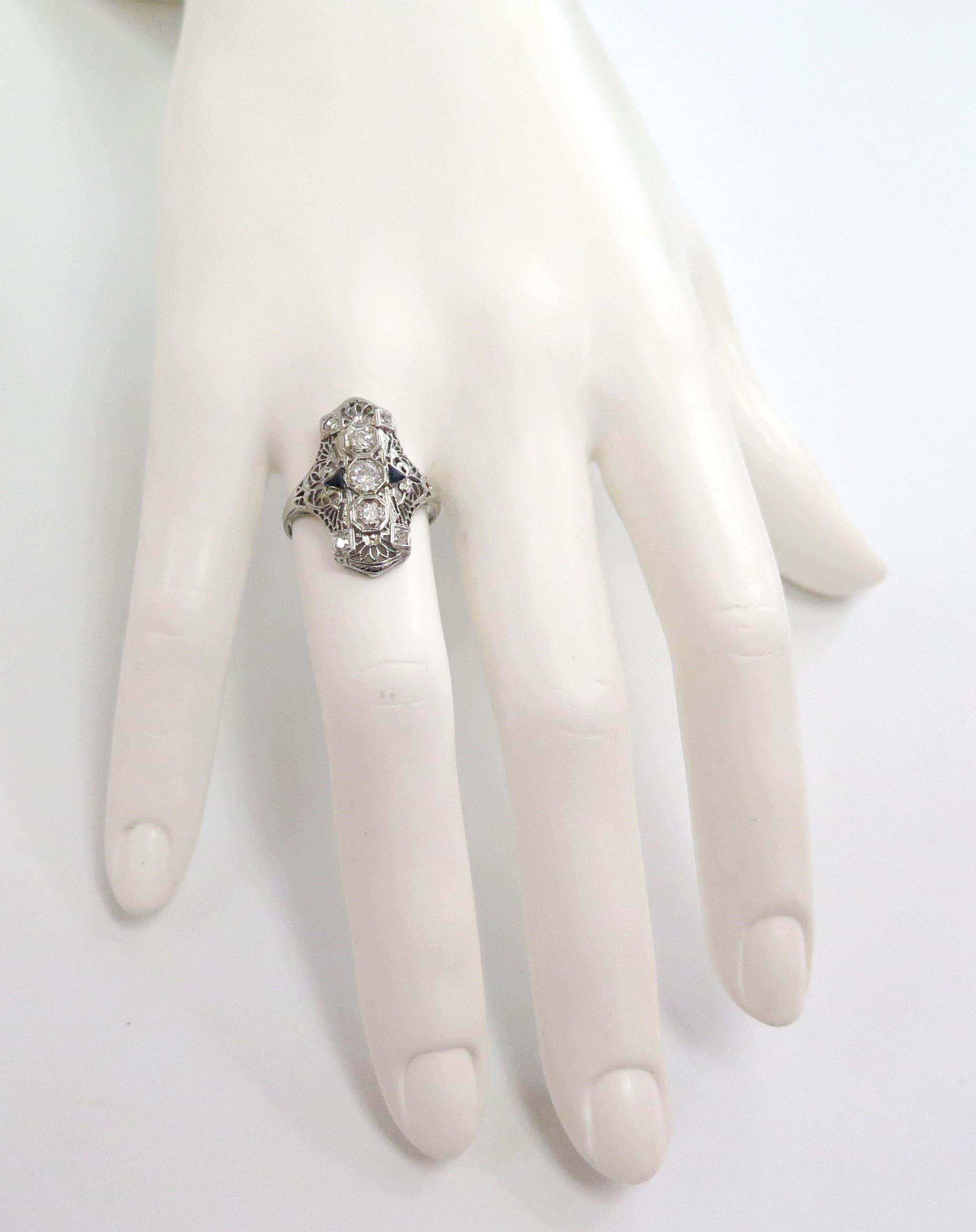 Art Deco Filigree Ring with Diamonds and Sapphires, 18 Karat White Gold 1