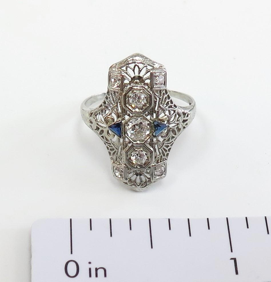 Art Deco Filigree Ring with Diamonds and Sapphires, 18 Karat White Gold 4