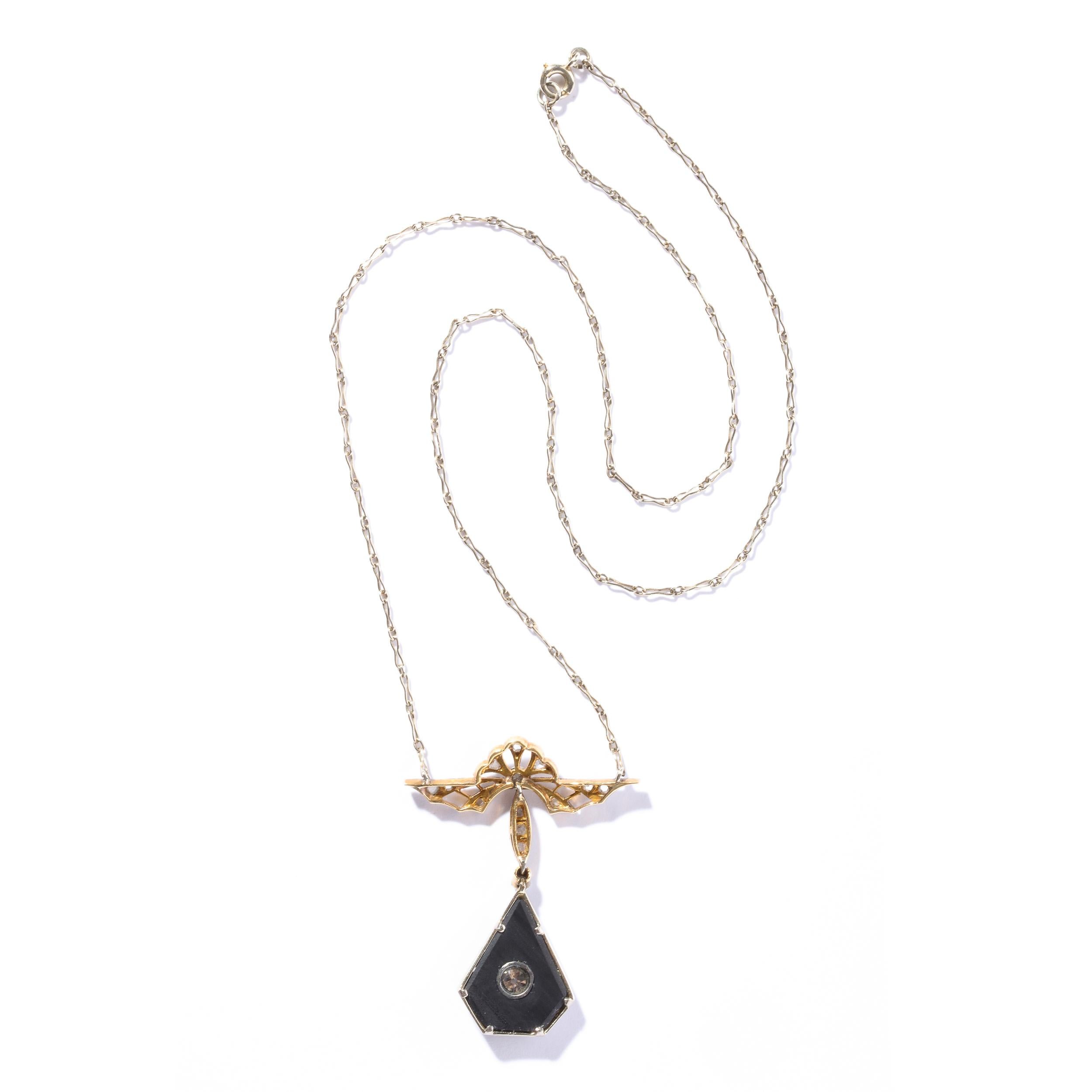 Art Deco Filigreed Platinum, Gold and Diamond Onyx Pendant on Platinum Chain In Good Condition In New York, NY