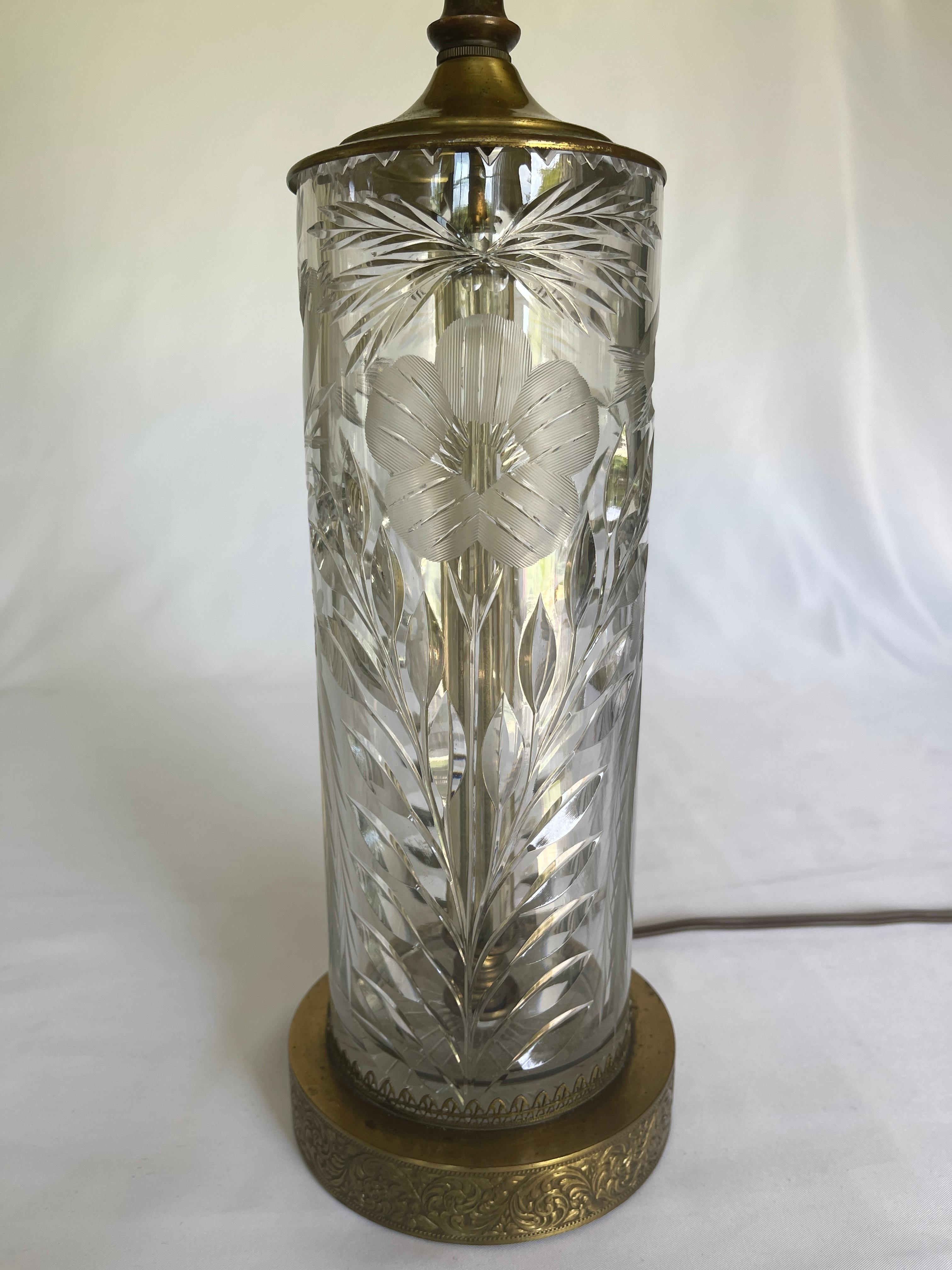 Art déco Lampes cylindriques Art Déco en cristal taillé et laiton en vente