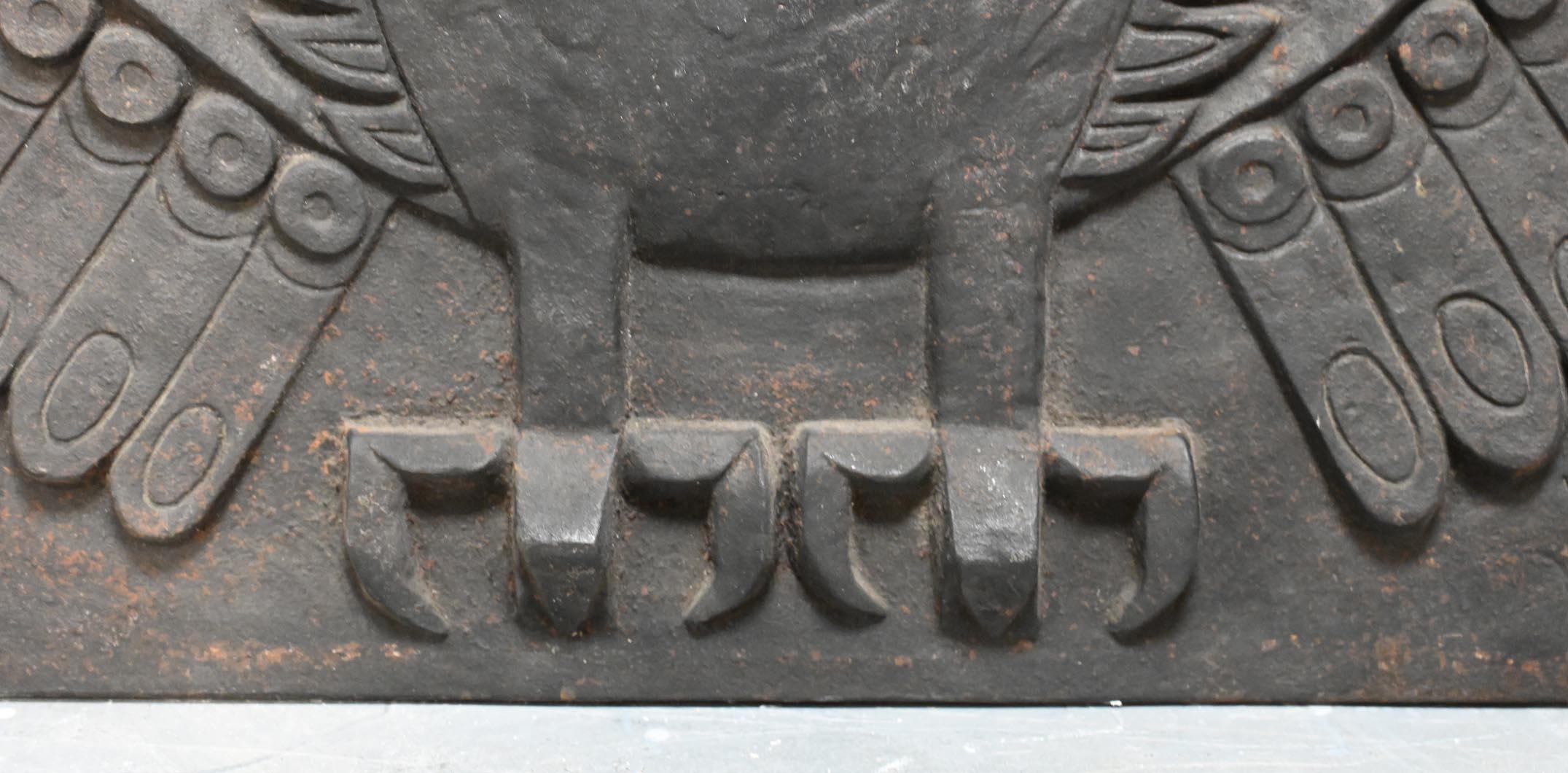 Art Deco fireback by Lucas, decorated with an owl In Good Condition In SAINT-OUEN-SUR-SEINE, FR