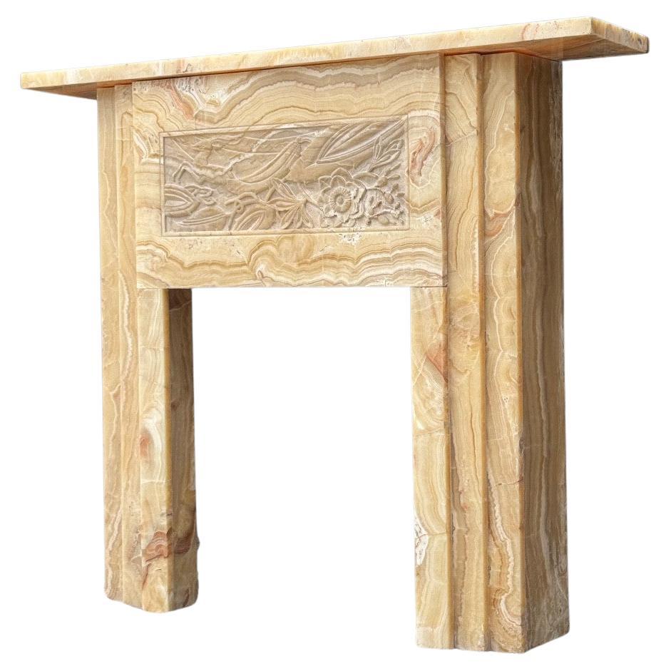Caminetto Art Deco in onice beige, 1920 circa in vendita