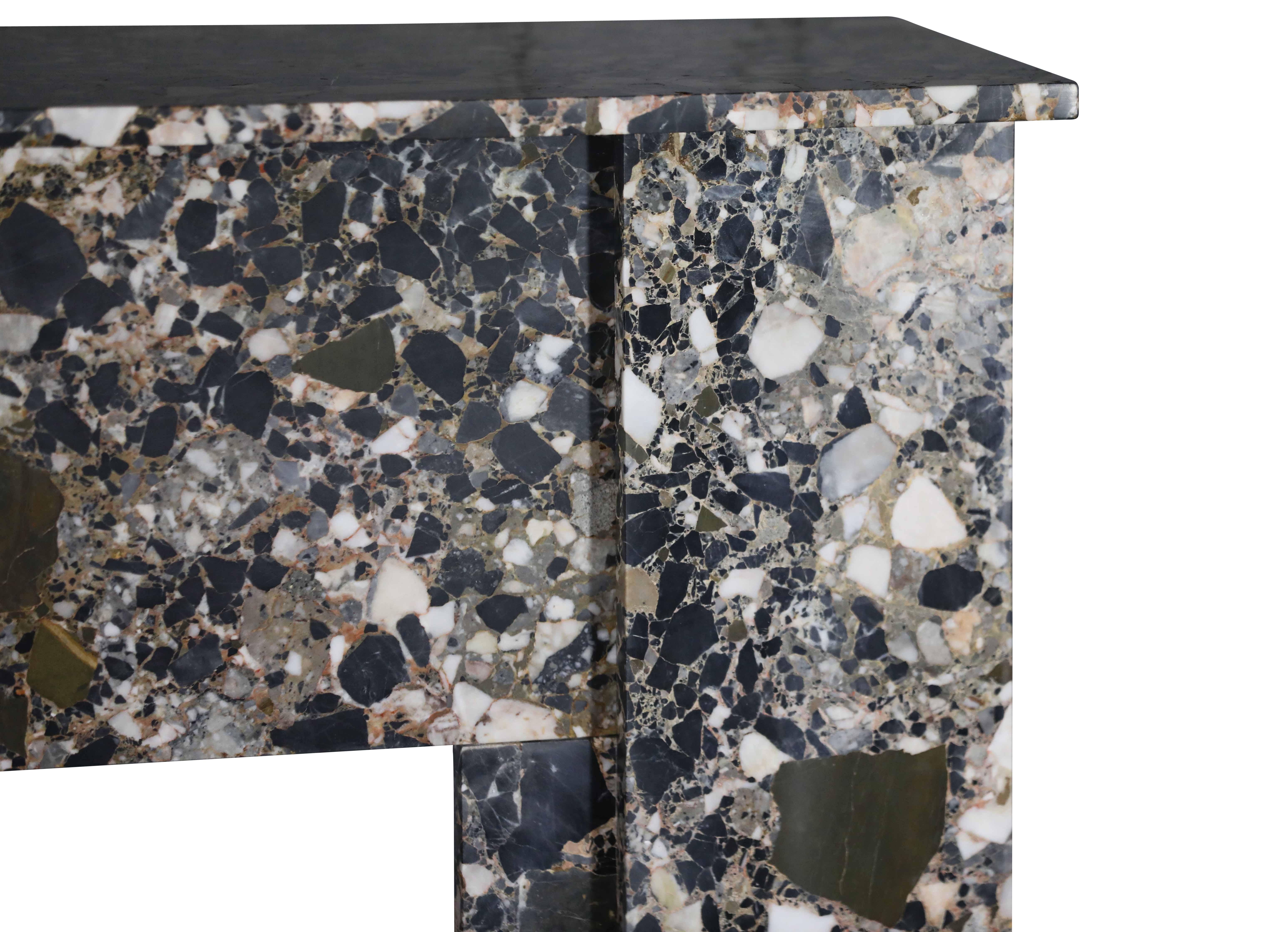Art-Déco-Kamin aus Breccia-Marmor für minimalistisches Chic oder Cosy Interior Design  im Angebot 1