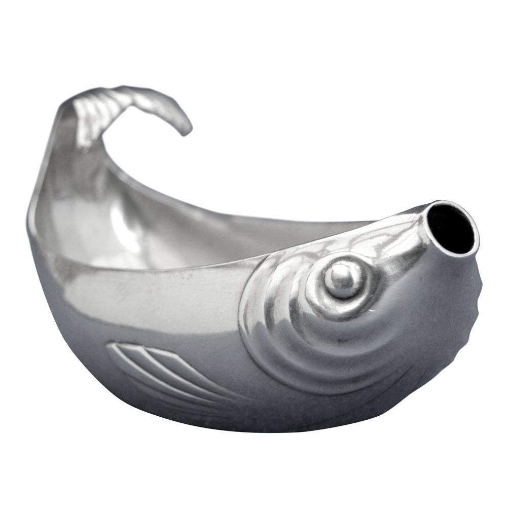 gravy boat shaped like a boat