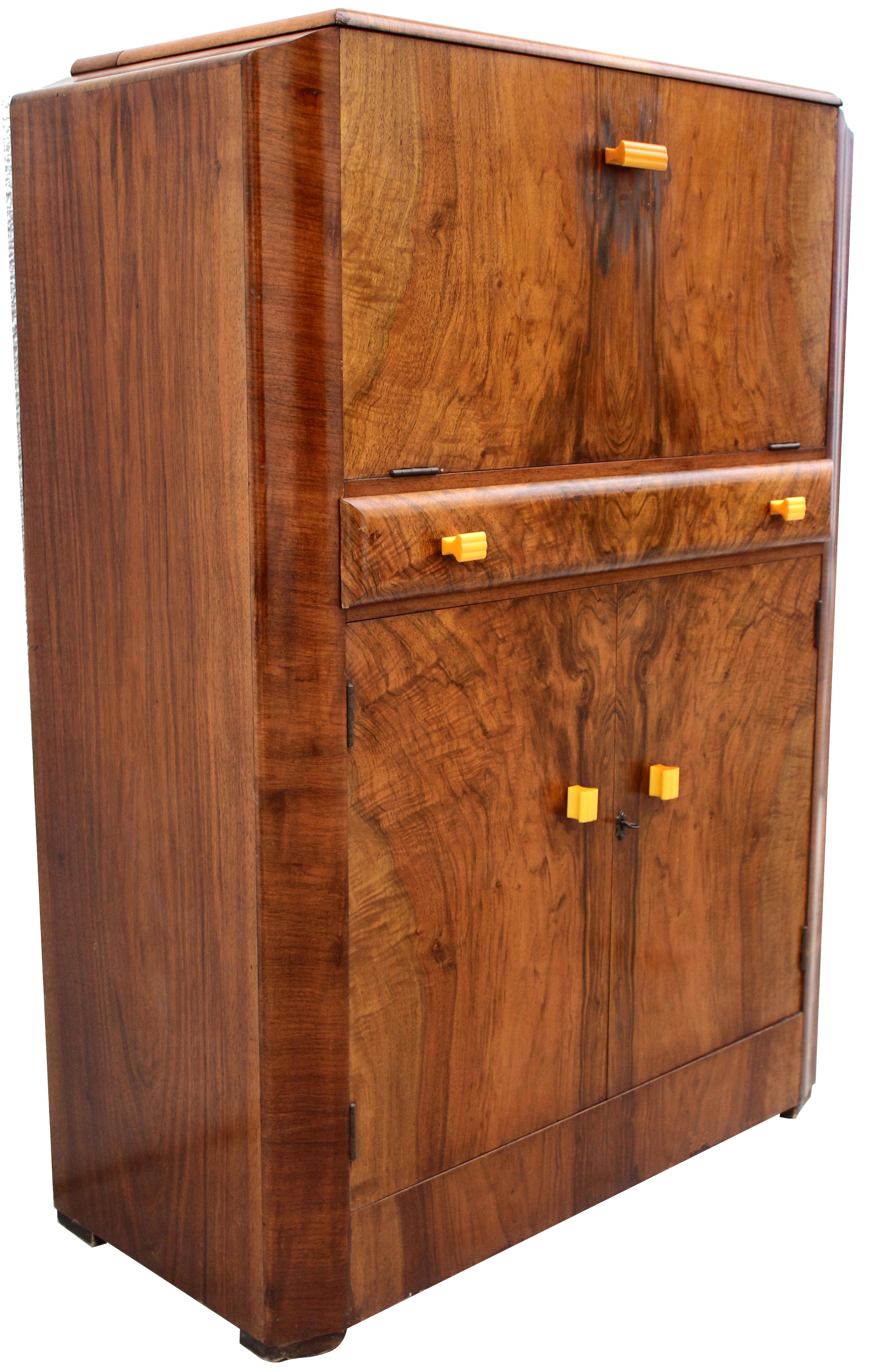 20th Century Art Deco Fitted Burr Walnut Cocktail Cabinet, circa 1930