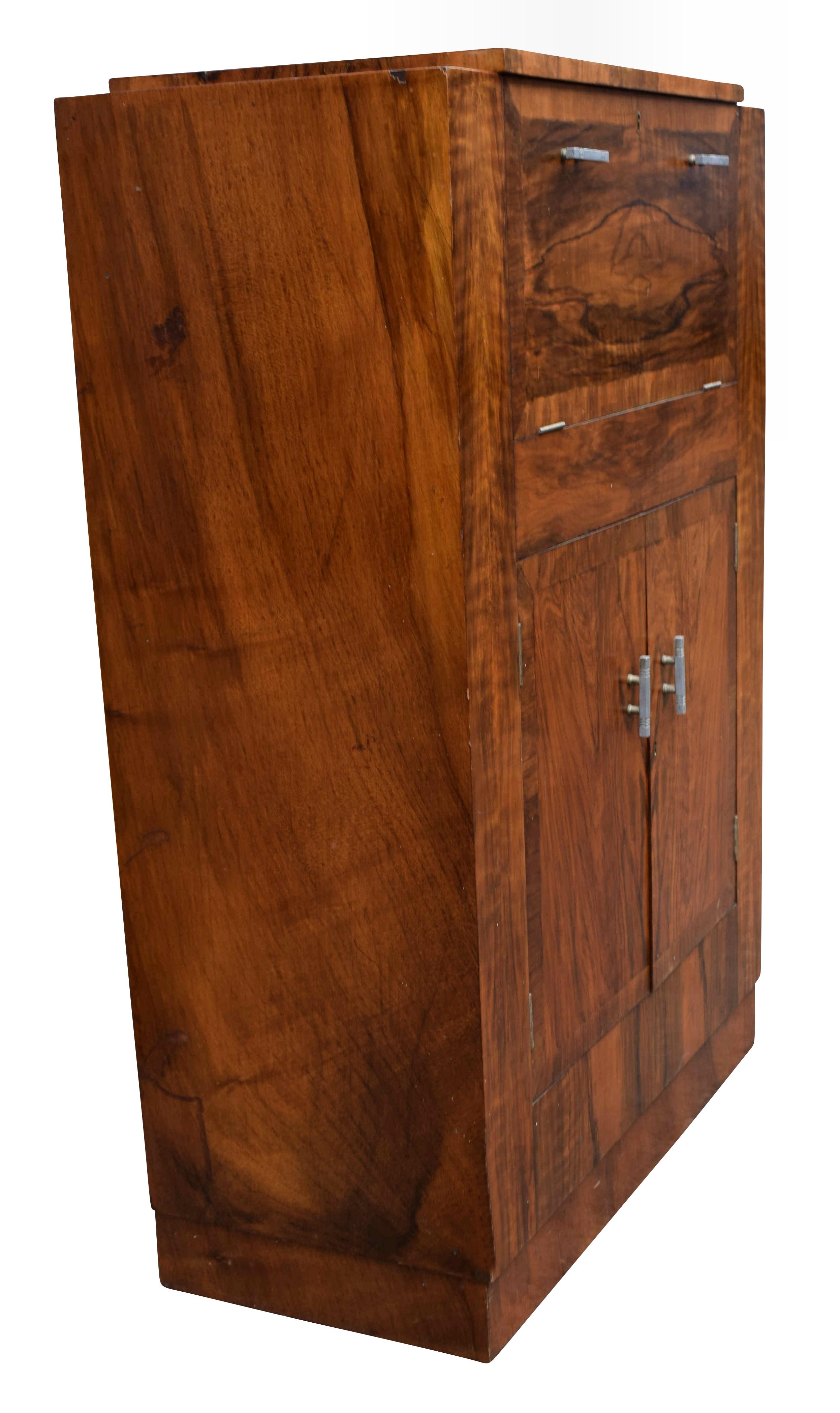 Art Deco Fitted Burr Walnut Cocktail Cabinet, circa 1930s 3