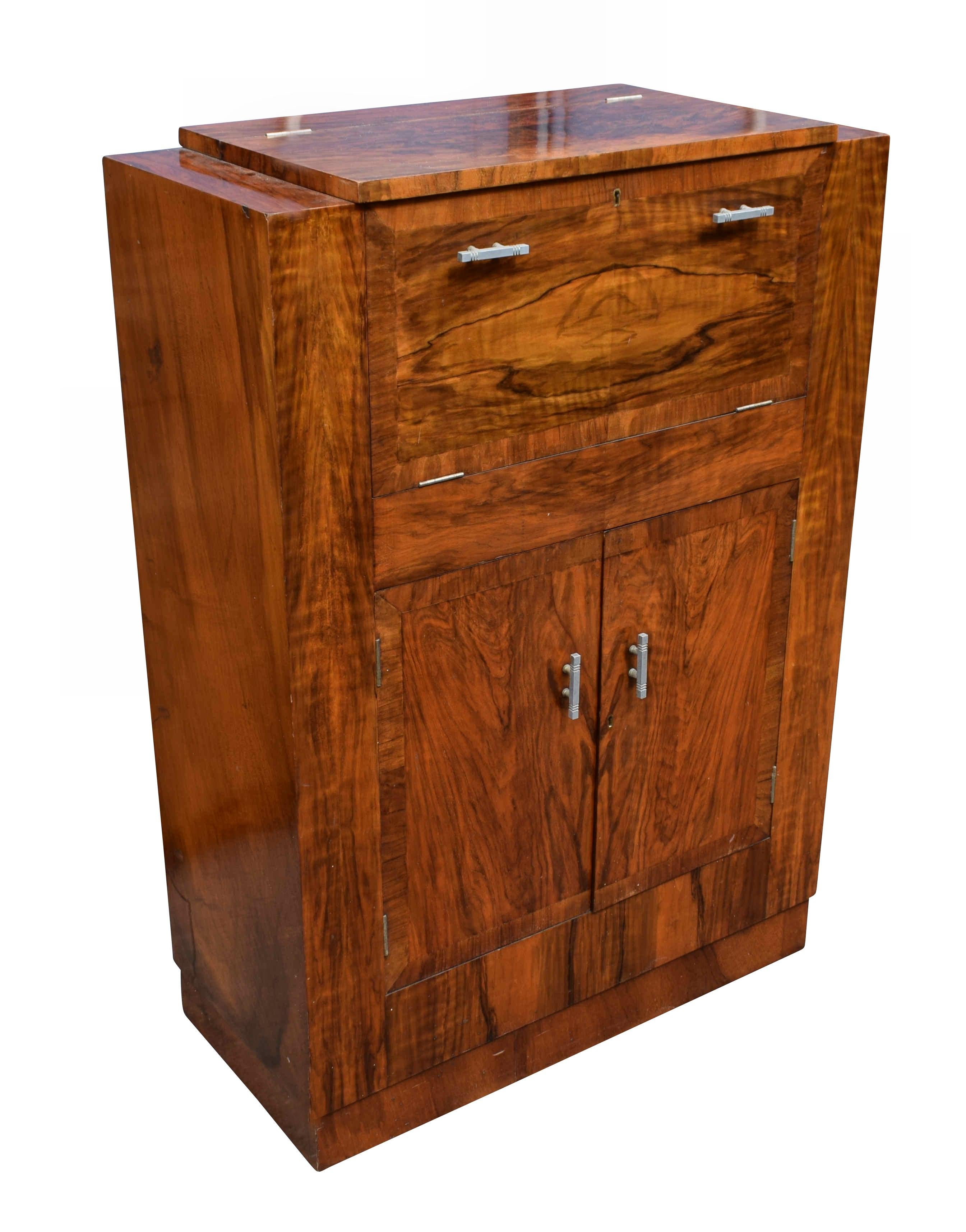 English Art Deco Fitted Burr Walnut Cocktail Cabinet, circa 1930s