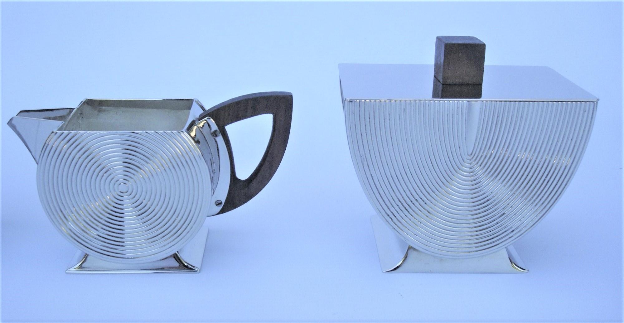 Set da tè e caffè Art Deco a cinque pezzi con manici e vassoio in Wood in vendita 2