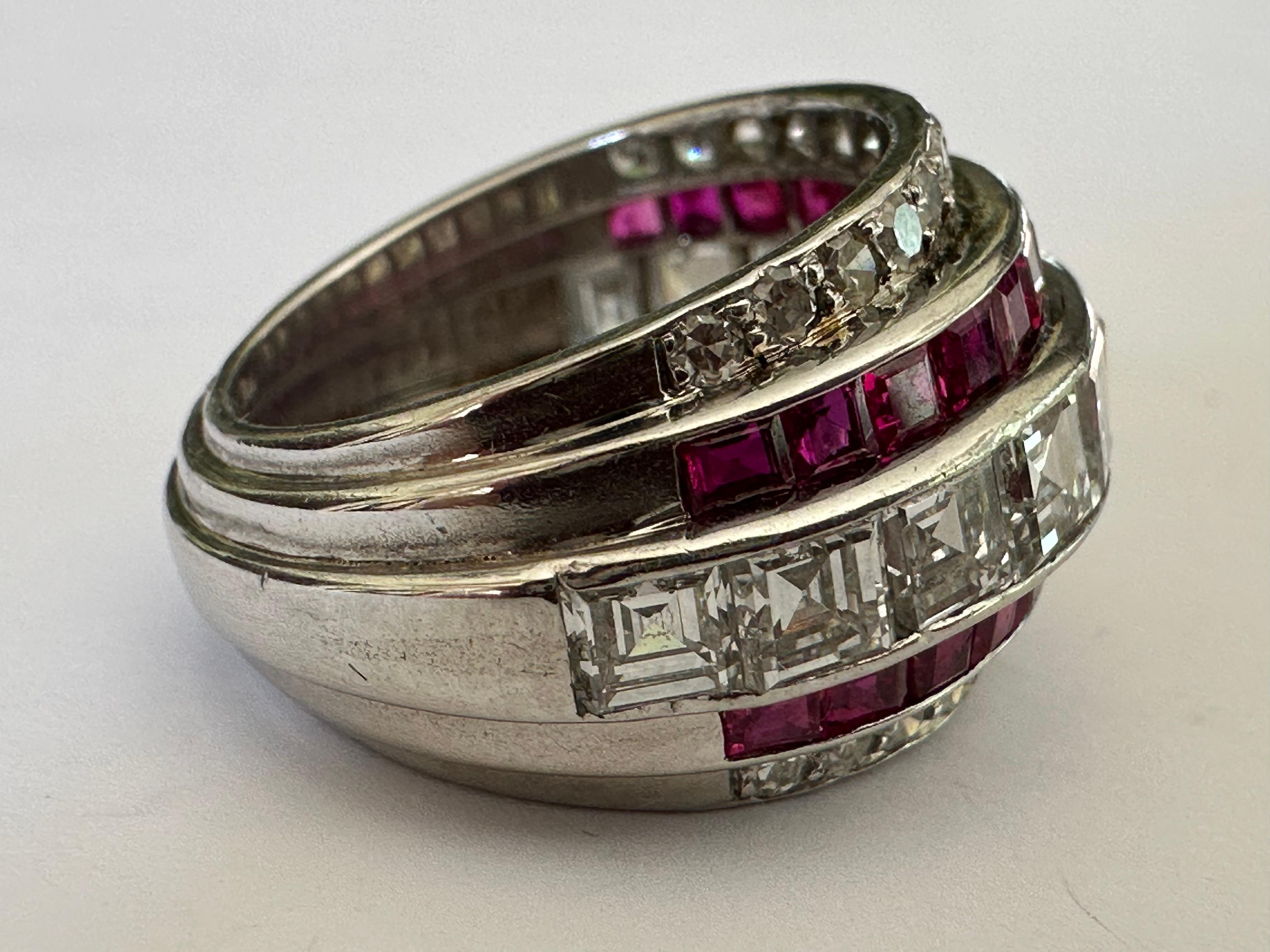 Bague Art déco à cinq rangées de rubis et de diamants Bon état - En vente à Denver, CO