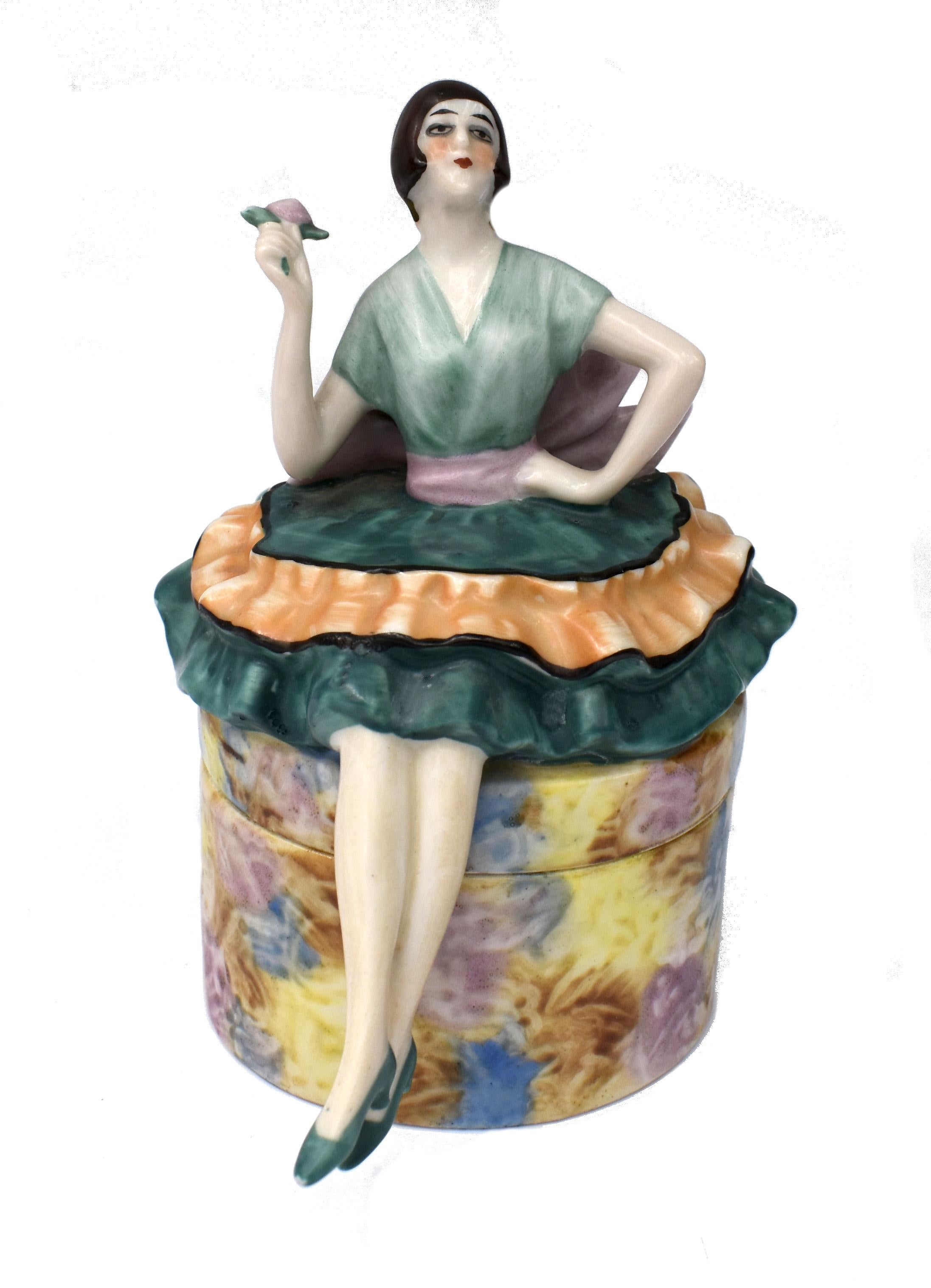 Art Deco Flapper Girl Powder Box, c1930's In Good Condition For Sale In Devon, England