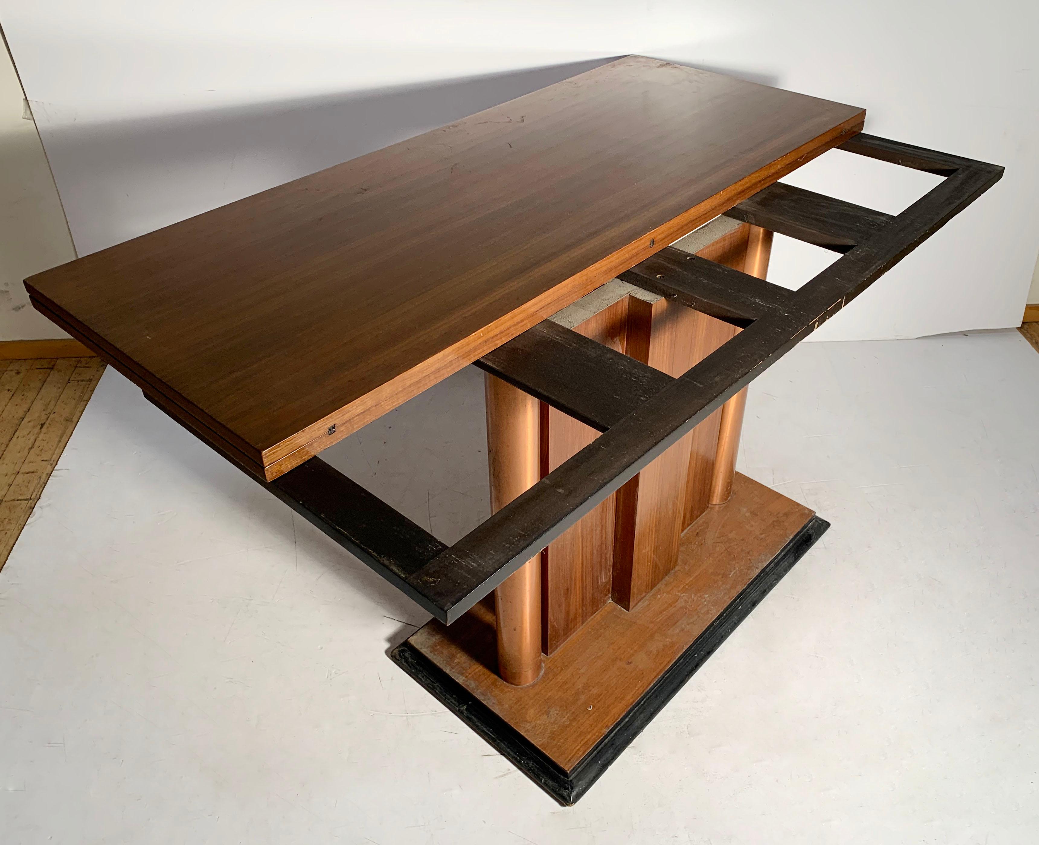 Table de salle à manger Art Déco à plateau rabattable attribuée à Donald Deskey en vente 7