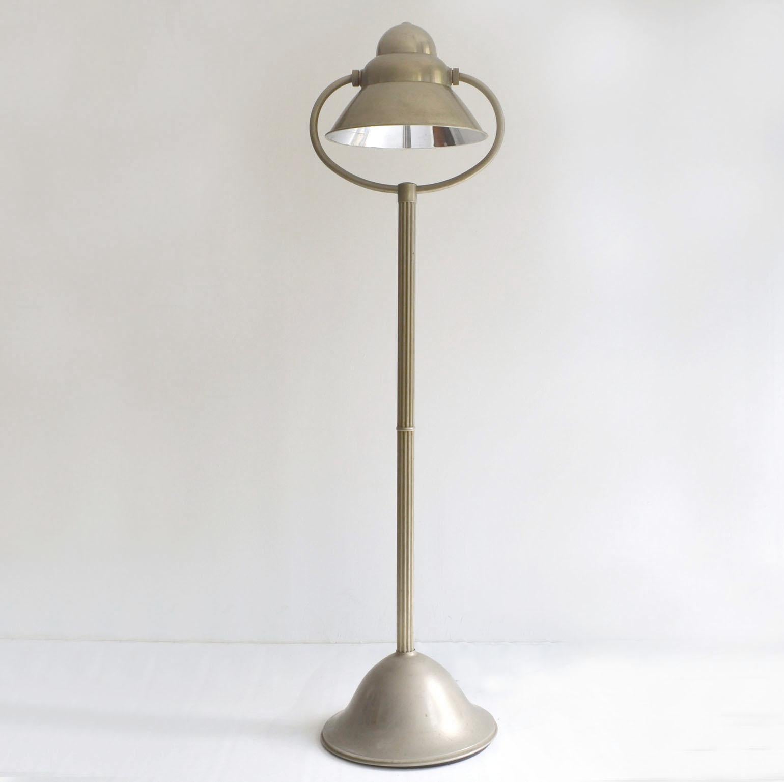 Art Deco Floor Lamp 1920's with Adjustable Shade in Nickel Attributed to Gispen  For Sale 5