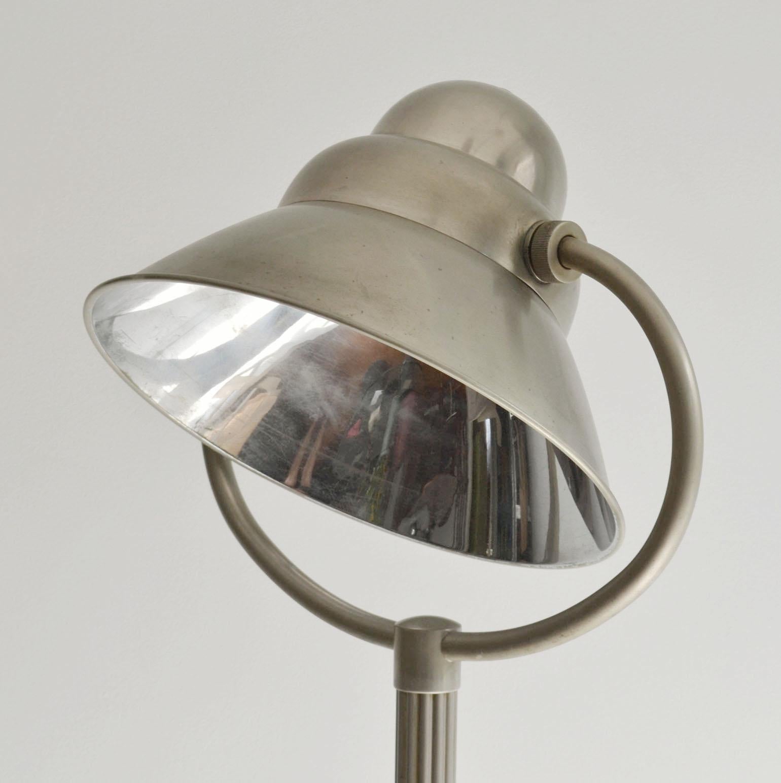 Art Deco Floor Lamp 1920's with Adjustable Shade in Nickel Attributed to Gispen  For Sale 2