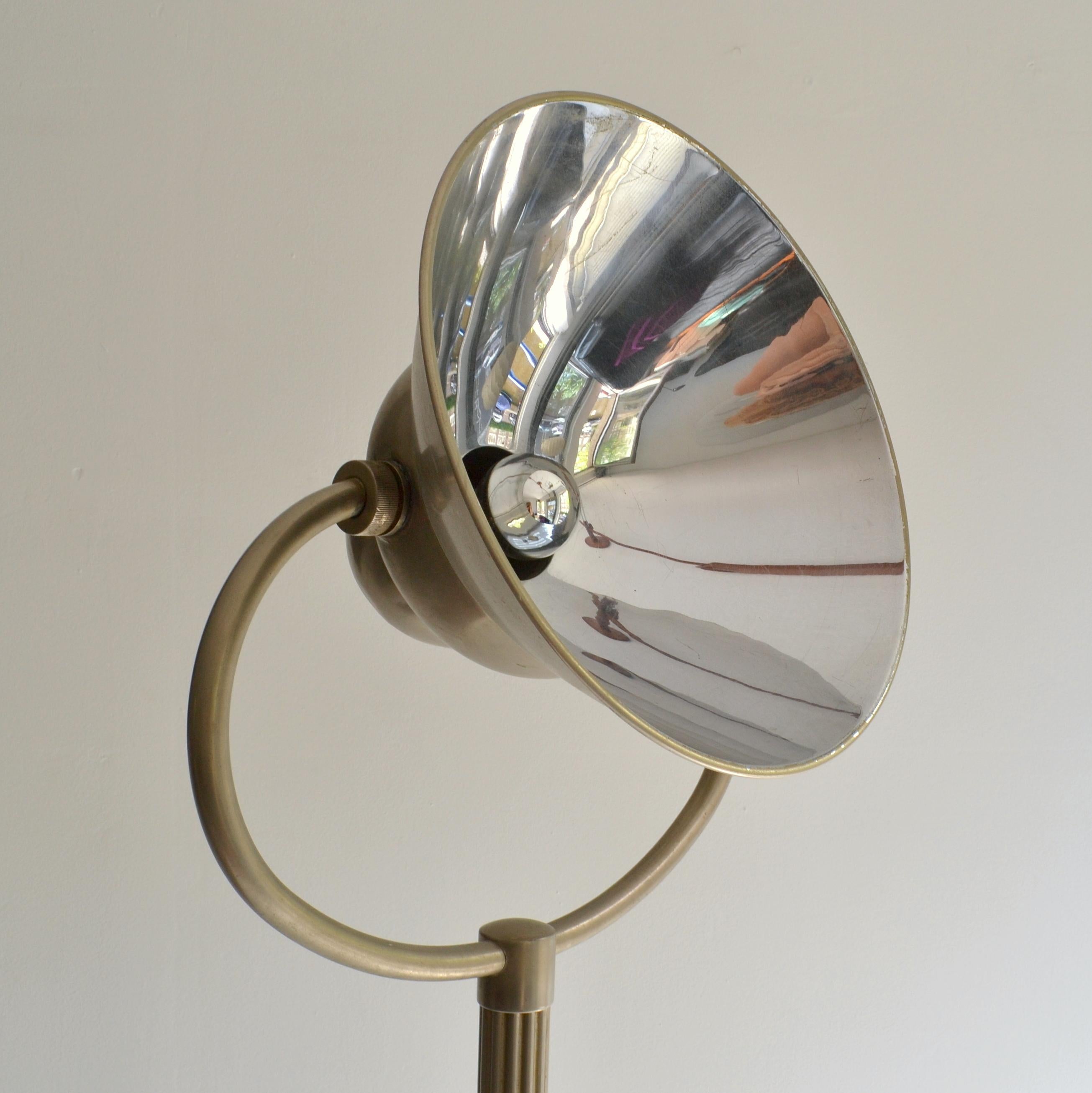 Art Deco Floor Lamp 1920's with Adjustable Shade in Nickel Attributed to Gispen  For Sale 4