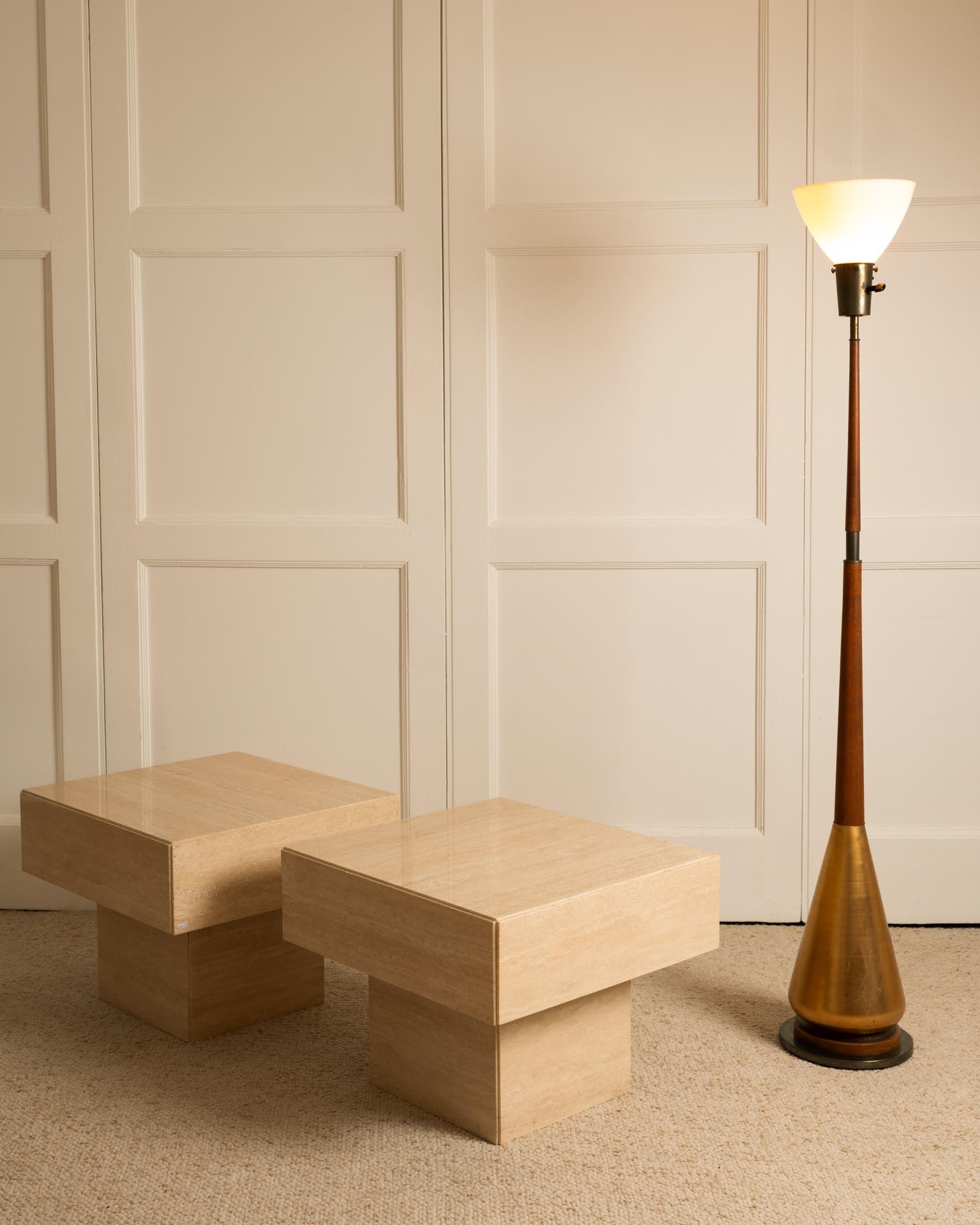 Art Deco Floor Lamp - Germany - Circa 1930s

Brass cone stem and conical wood, funnel-shaped lampshade in frosted glass.

Dimensions h150 x d23 cm