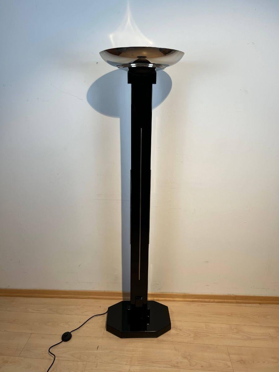 Beautiful skyscraper shaped original restored Art Deco Floor Lamp in Black Lacquer and Chrome from France about 1930.

Solid walnut hardwood, high-gloss black lacquered and polished.
Original vertical chrome moldings on one side. Chrome-plated
