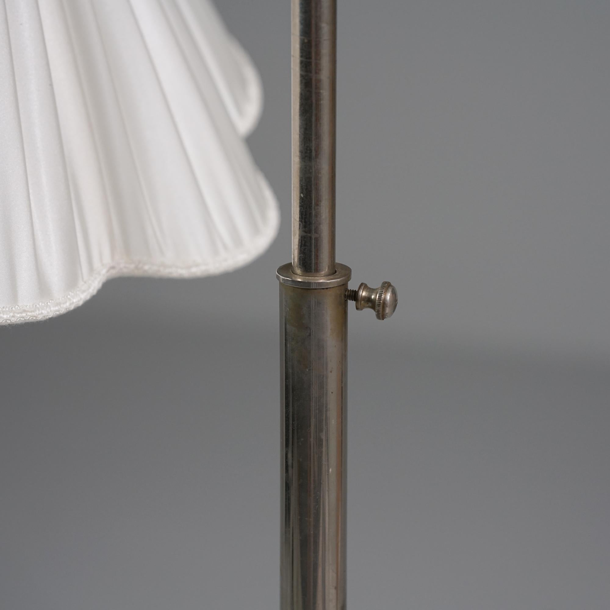 Art Deco Stehlampe, Finnland, 1930er Jahre (Messing) im Angebot