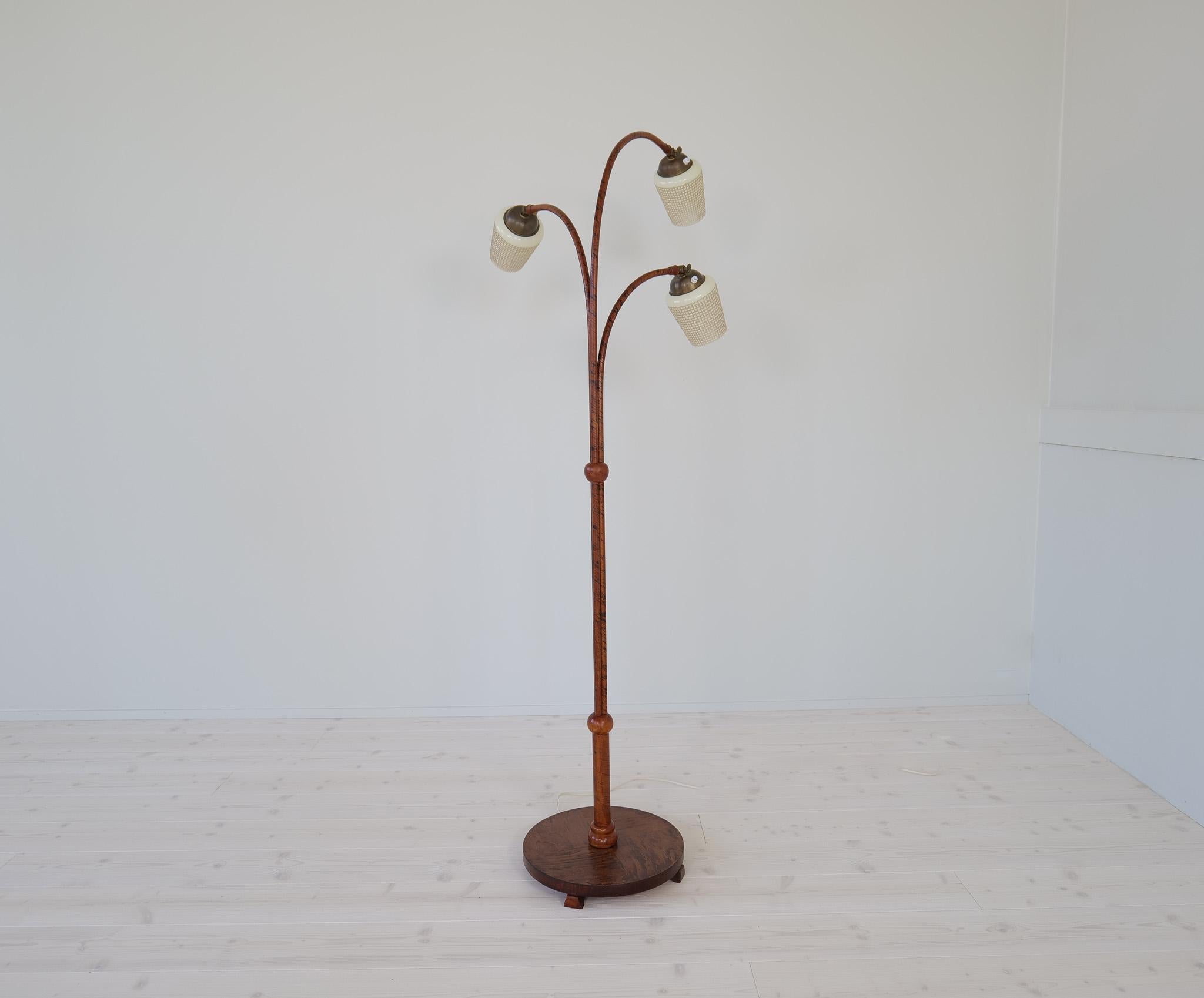 Art Deco Floor Lamp in Birch Bark and Stained Elm Sweden, 1940s For Sale 8