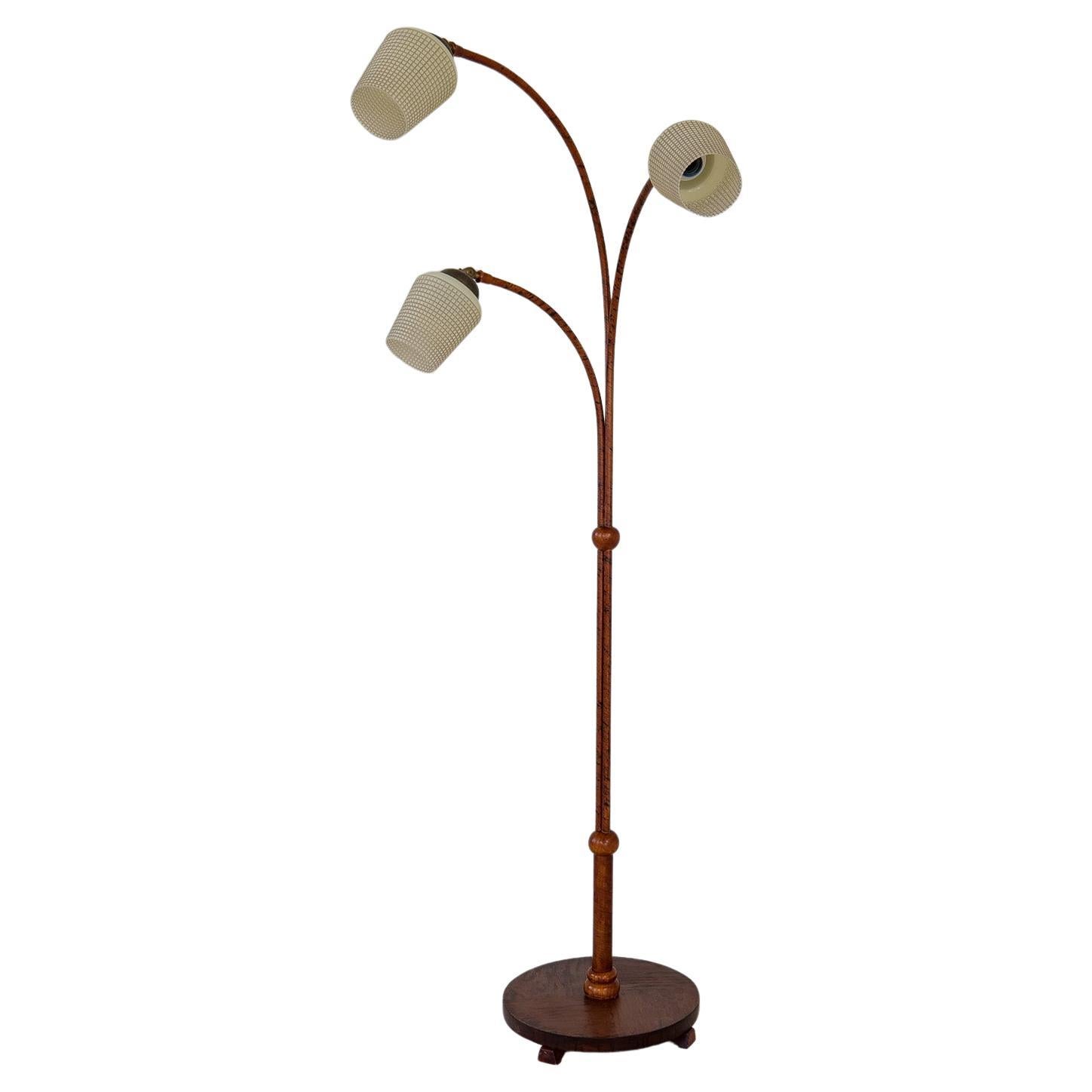 Stehlampe im Art déco-Stil aus Birkenholz, Bark und gebeizter Ulme, Schweden 1940er Jahre