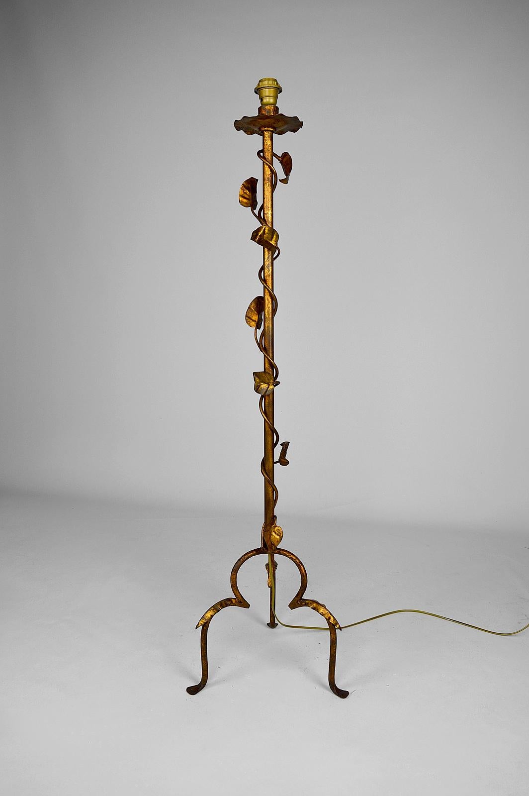 French Art Deco Floor Lamp in Gilded Wrought Iron, France, circa 1940