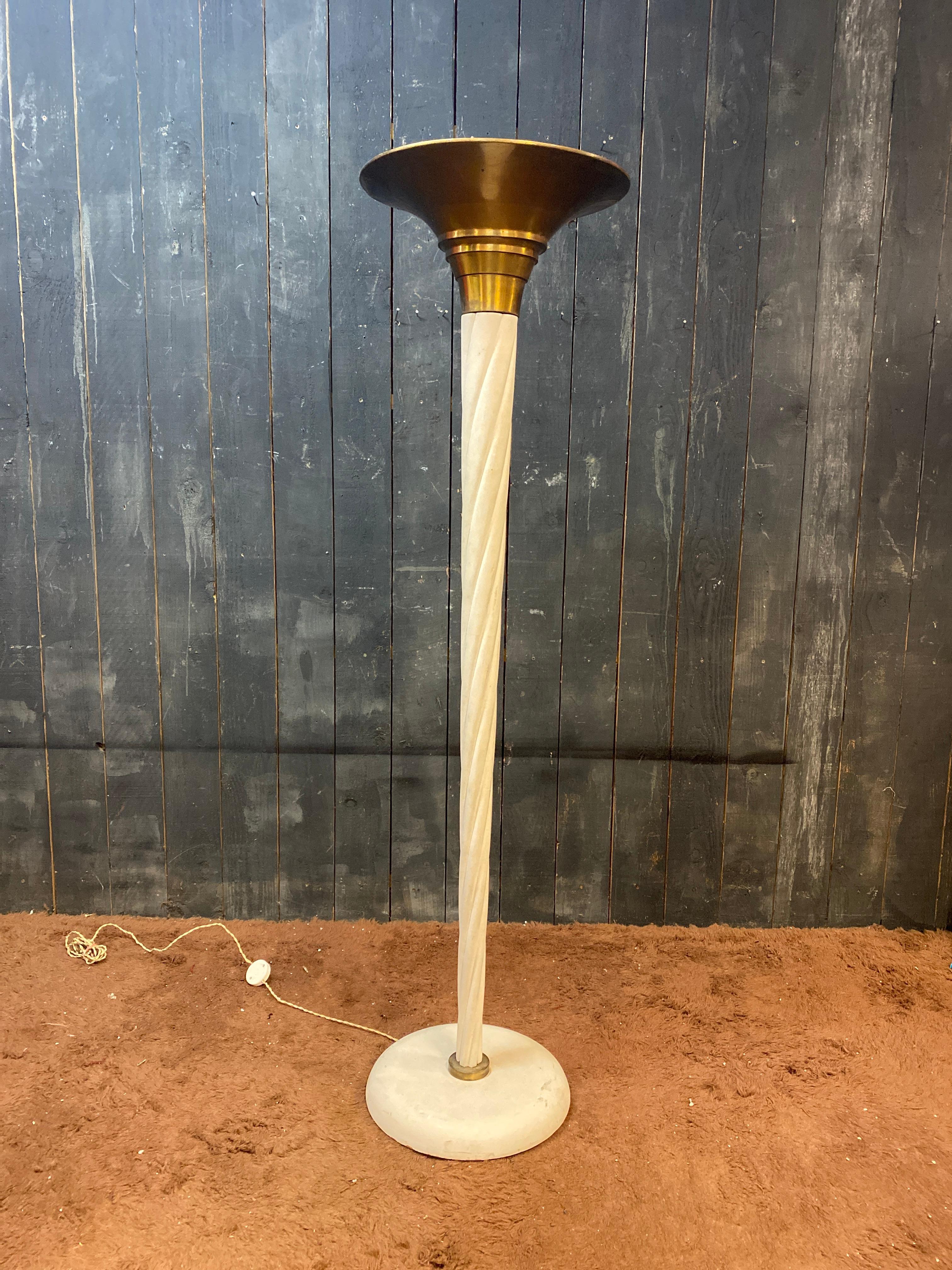 Lámpara de pie Art Decó de madera lacada y latón circa 1930/1940 Madera en venta