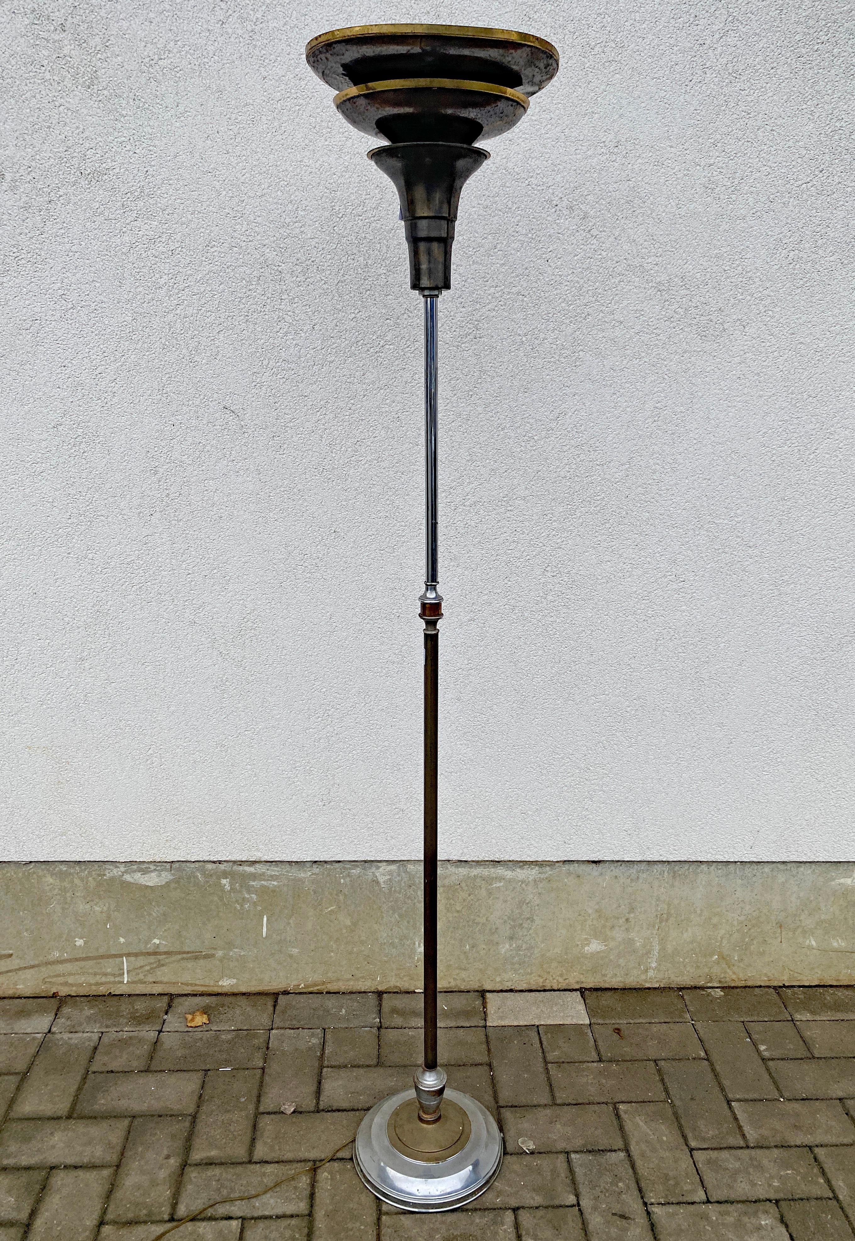 Art Deco Art deco floor lamp, in metal and lacquered metal, circa 1930 For Sale