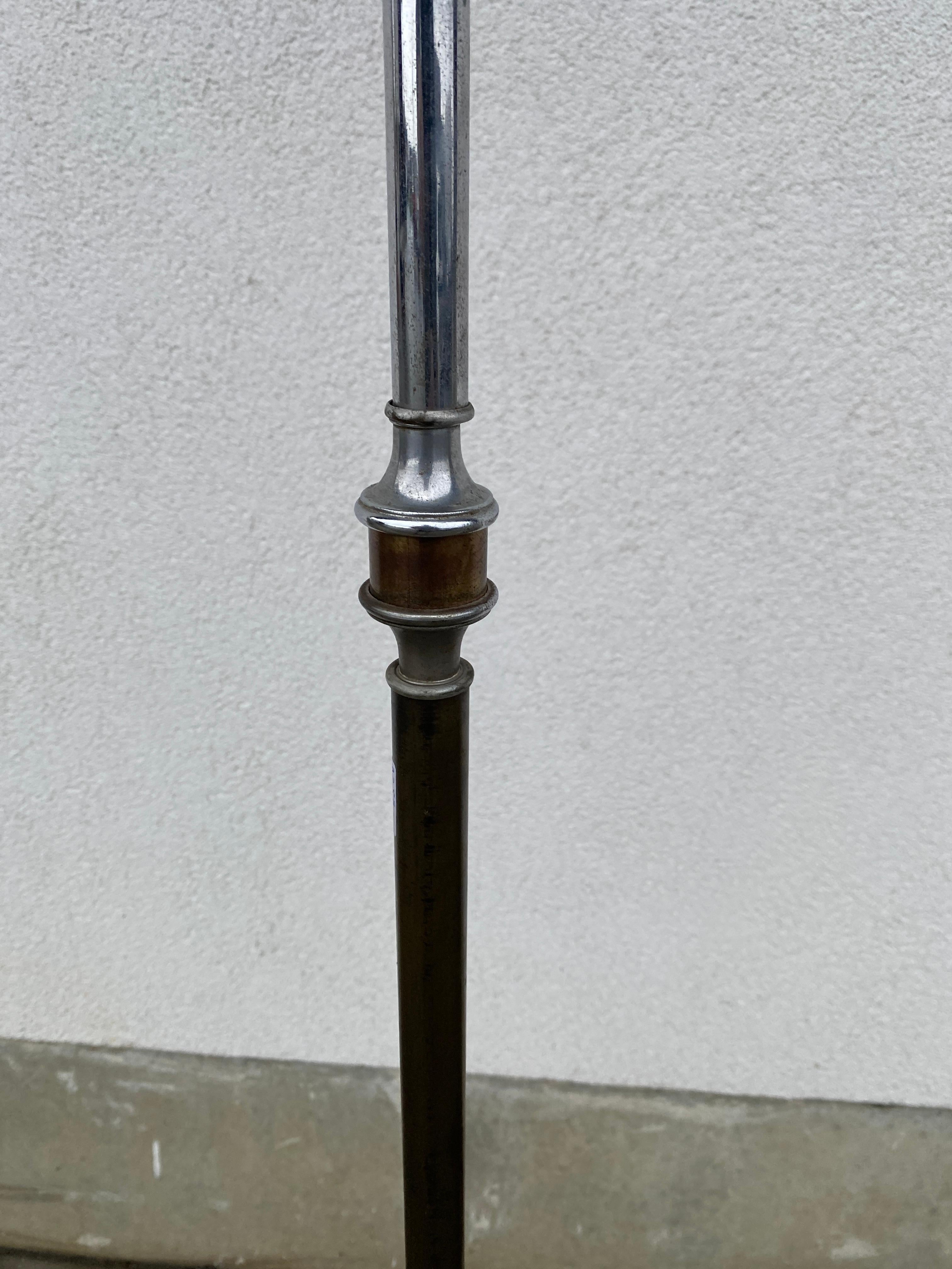 Art deco floor lamp, in metal and lacquered metal, circa 1930 In Good Condition For Sale In Saint-Ouen, FR