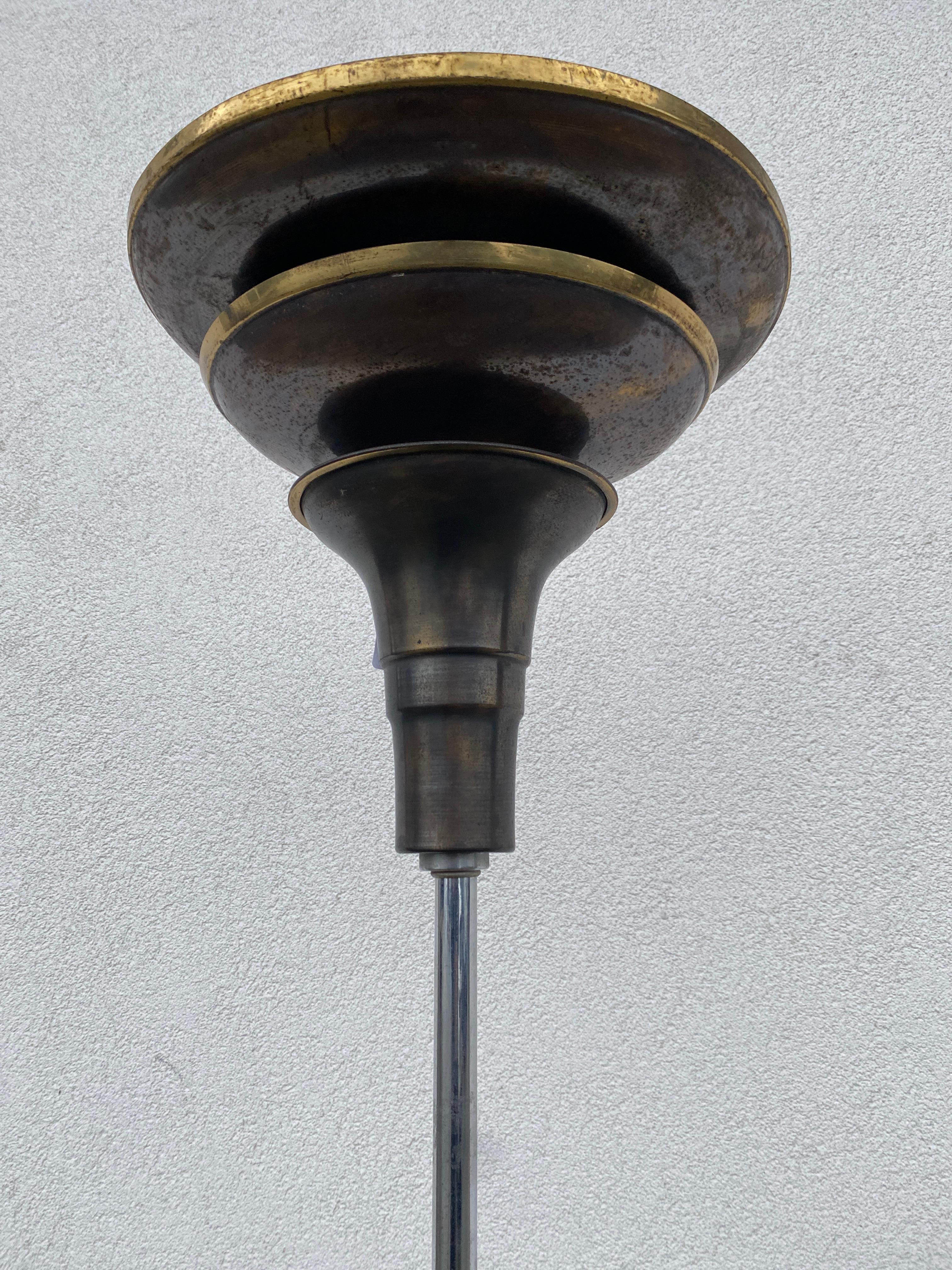 Art deco floor lamp, in metal and lacquered metal, circa 1930 For Sale 1