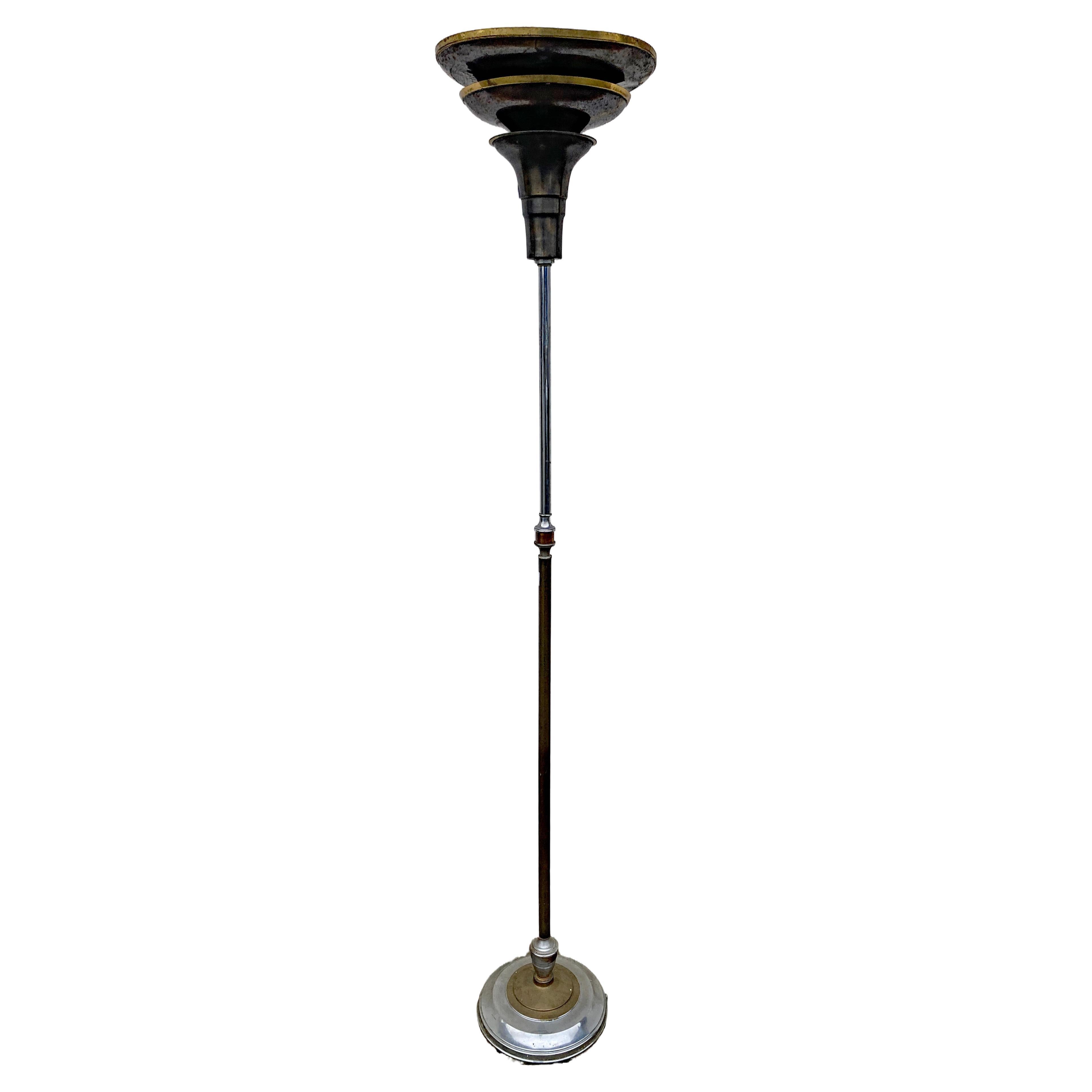 Art deco floor lamp, in metal and lacquered metal, circa 1930 For Sale