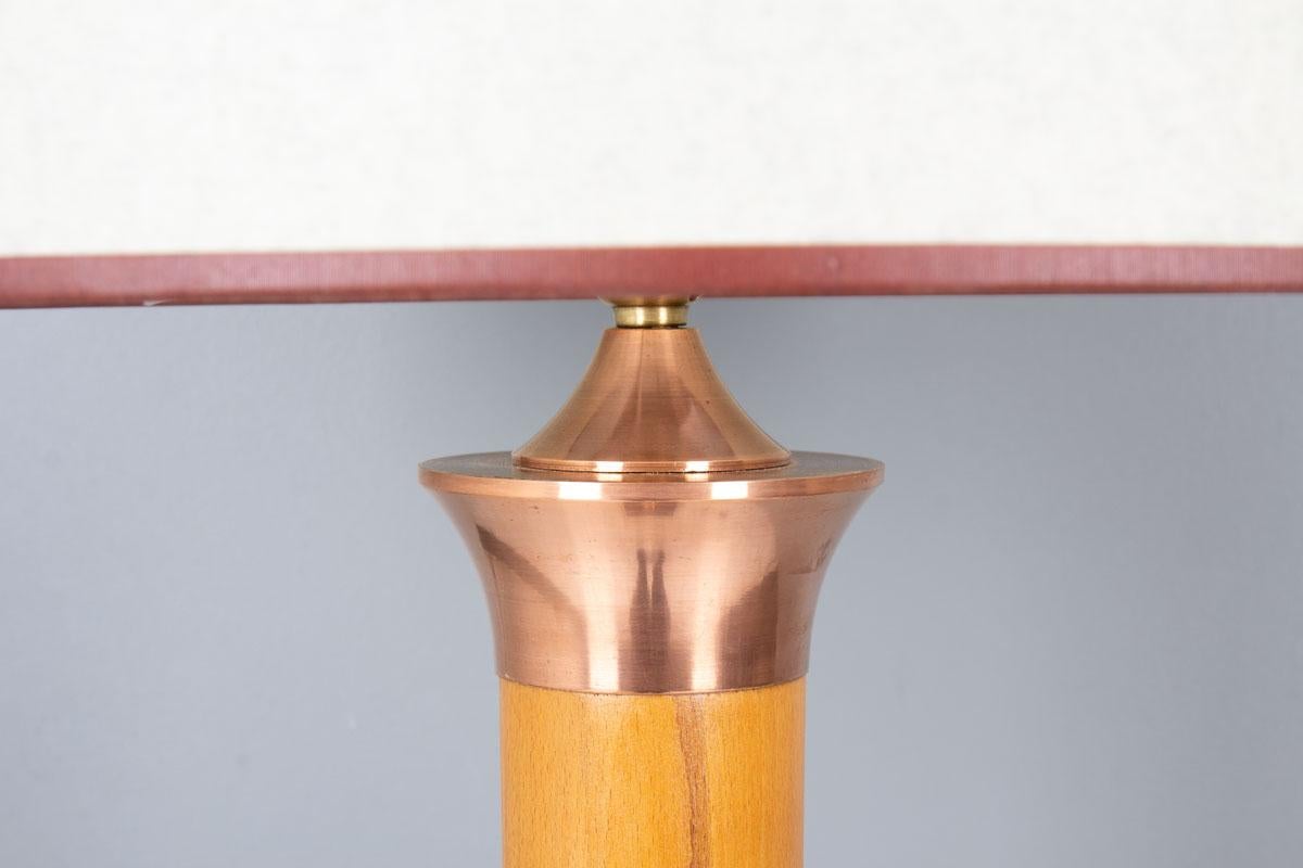 Art Deco Floor Lamp in Pearwood, Copper, and Bakelite, 1930s siglo XX en venta